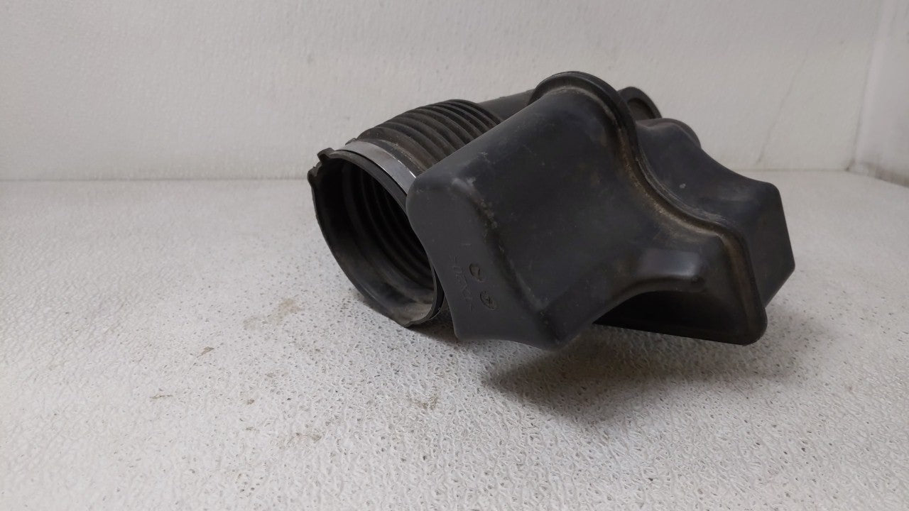 2006 Bmw 330i Air Cleaner Intake Duct Hose Tube - Oemusedautoparts1.com