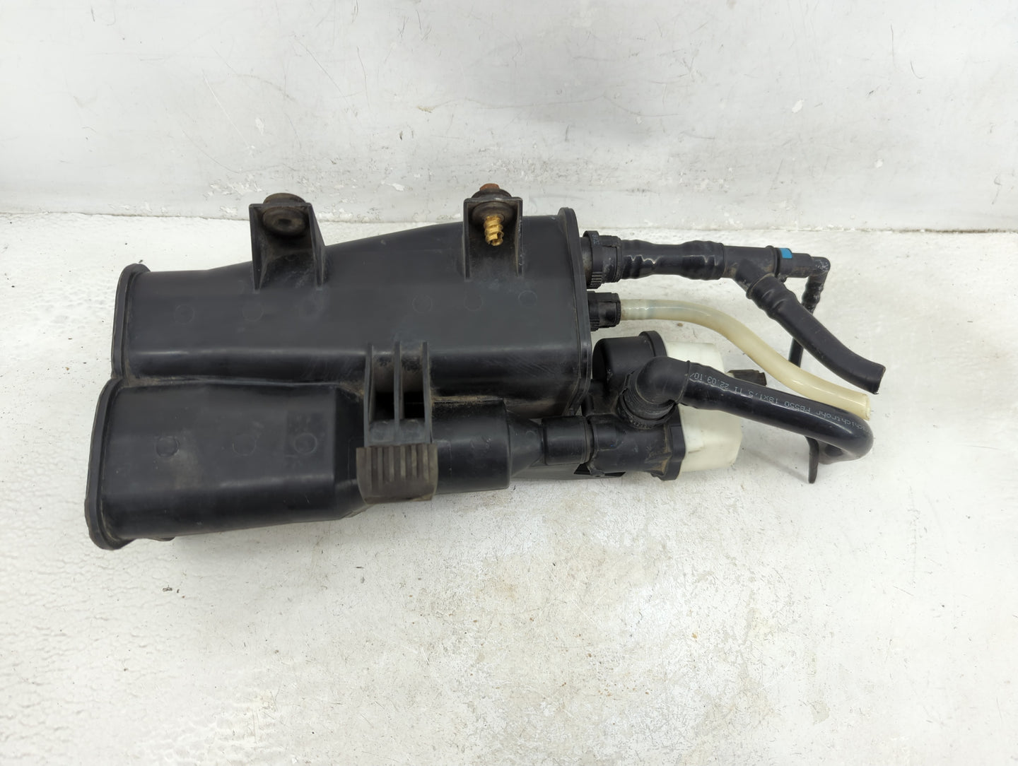 2006 Bmw 335i Fuel Vapor Charcoal Canister - Oemusedautoparts1.com