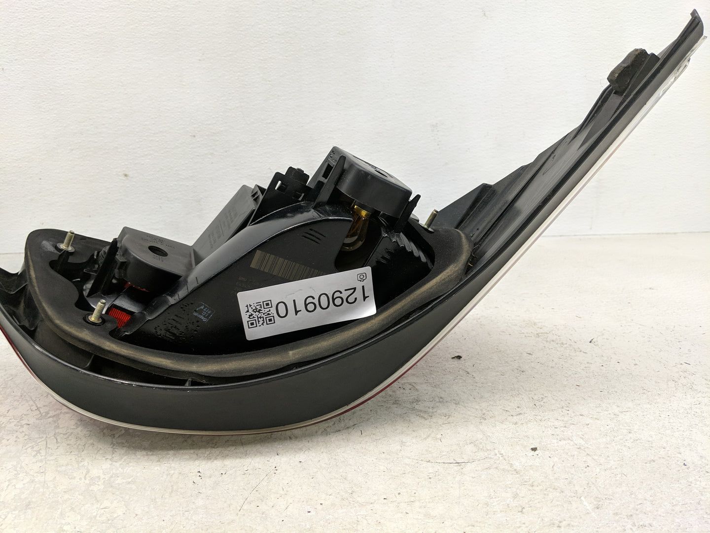 2004-2007 Bmw 525i Tail Light Assembly Passenger Right OEM Fits Fits 2004 2005 2006 2007 OEM Used Auto Parts - Oemusedautopa