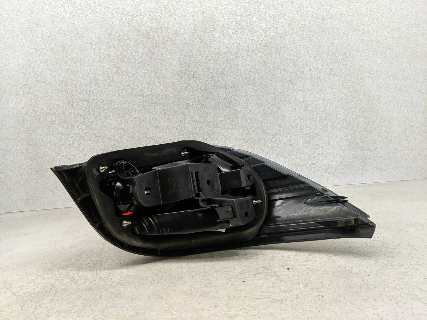 2004-2007 Bmw 525i Tail Light Assembly Passenger Right OEM Fits Fits 2004 2005 2006 2007 OEM Used Auto Parts - Oemusedautopa