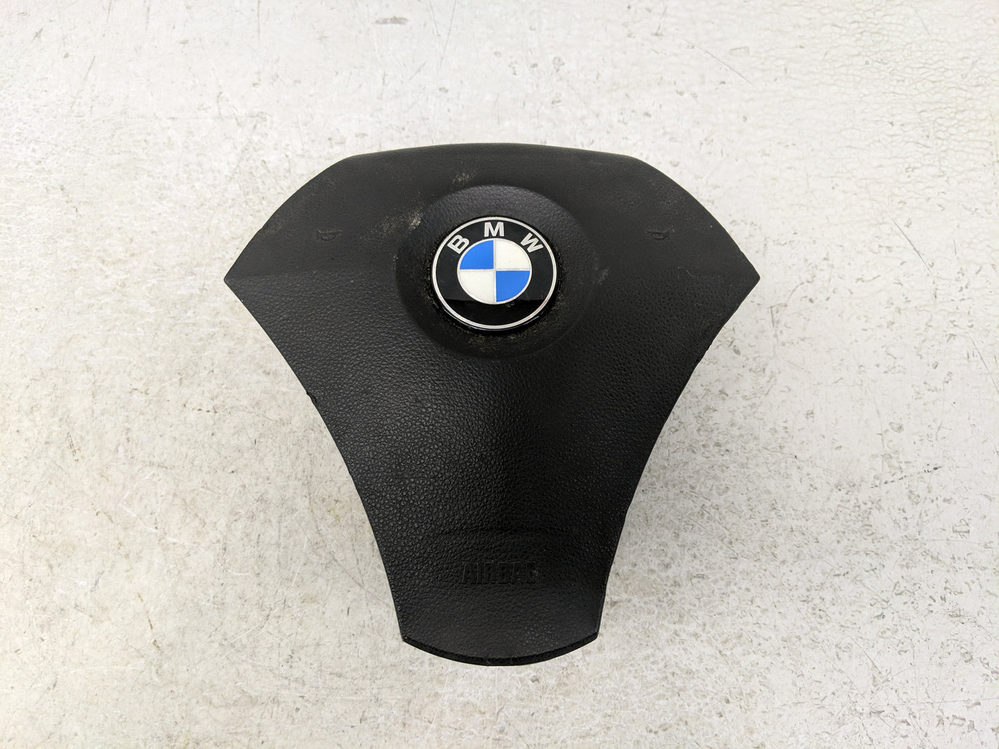 2004-2006 Bmw 525i Air Bag Driver Left Steering Wheel Mounted P/N:33677298802H Fits Fits 2004 2005 2006 OEM Used Auto Parts 