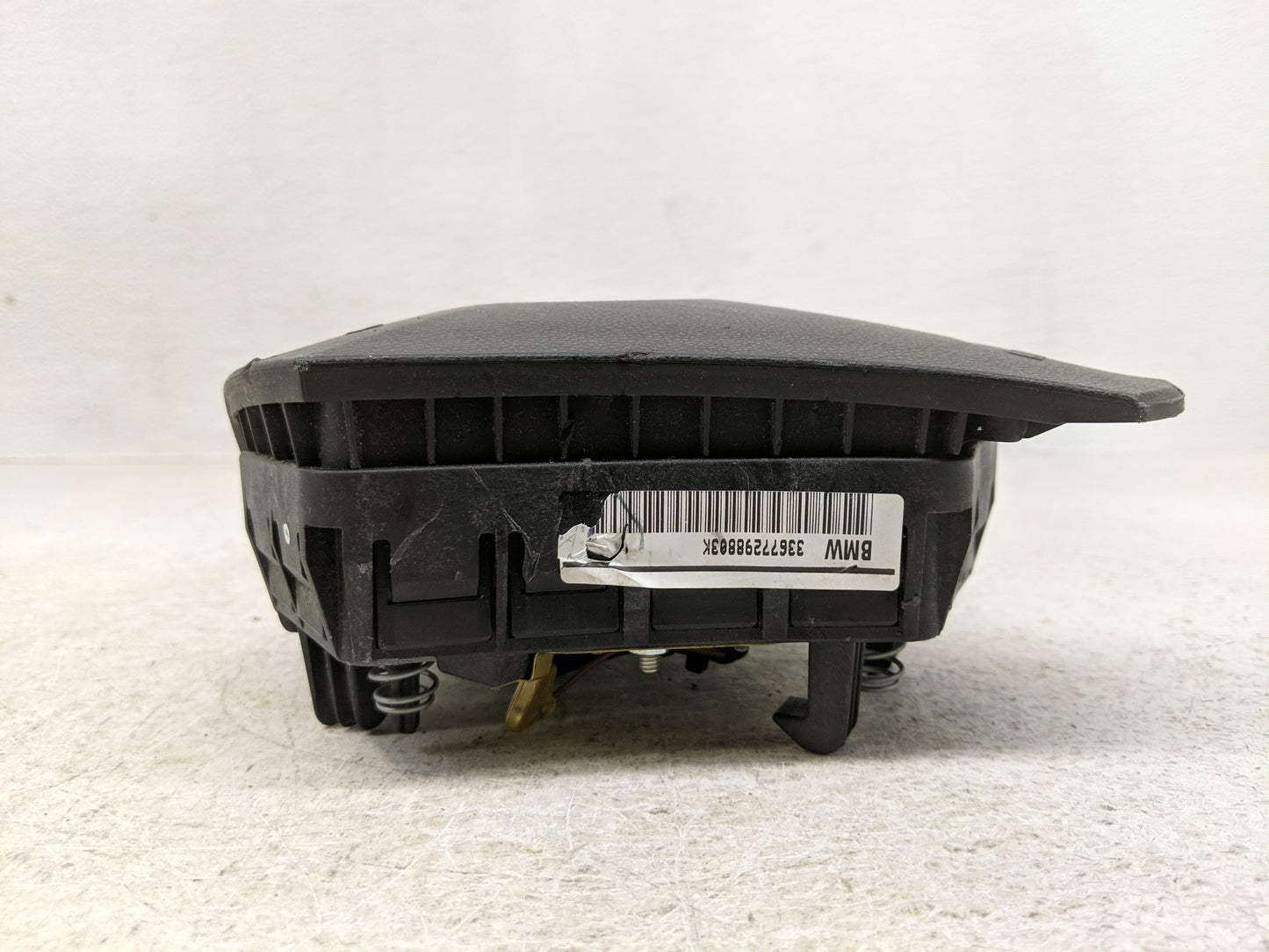 2004-2006 Bmw 525i Air Bag Driver Left Steering Wheel Mounted P/N:33677298802H Fits Fits 2004 2005 2006 OEM Used Auto Parts 