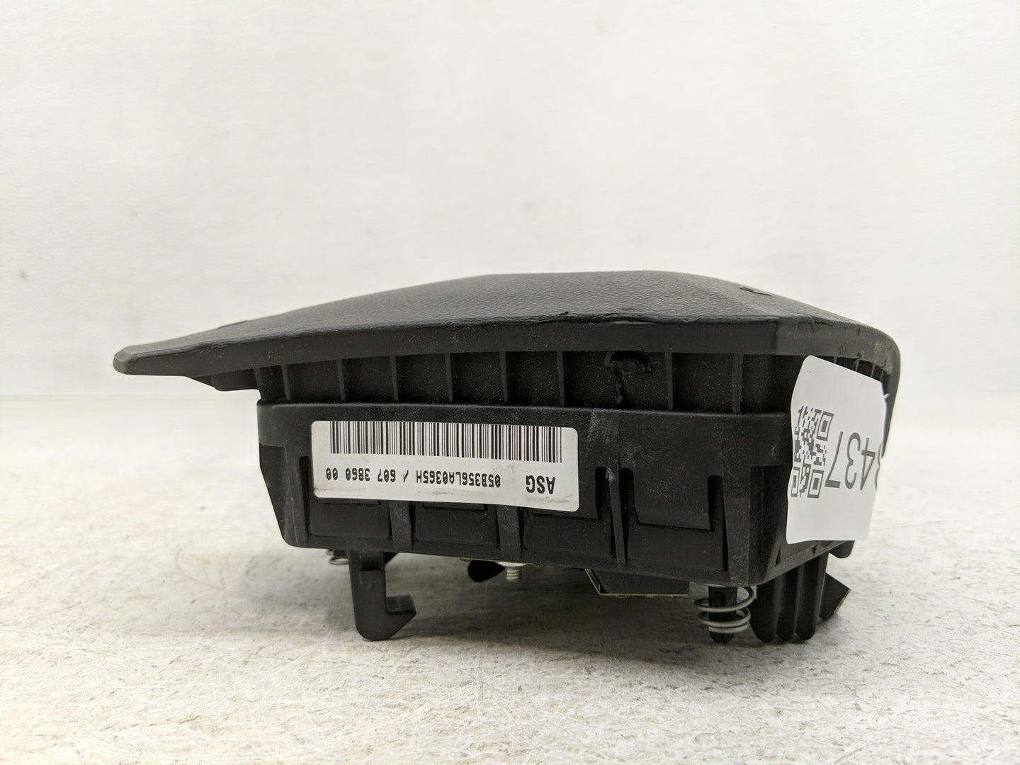 2004-2006 Bmw 525i Air Bag Driver Left Steering Wheel Mounted P/N:33677298802H Fits Fits 2004 2005 2006 OEM Used Auto Parts 
