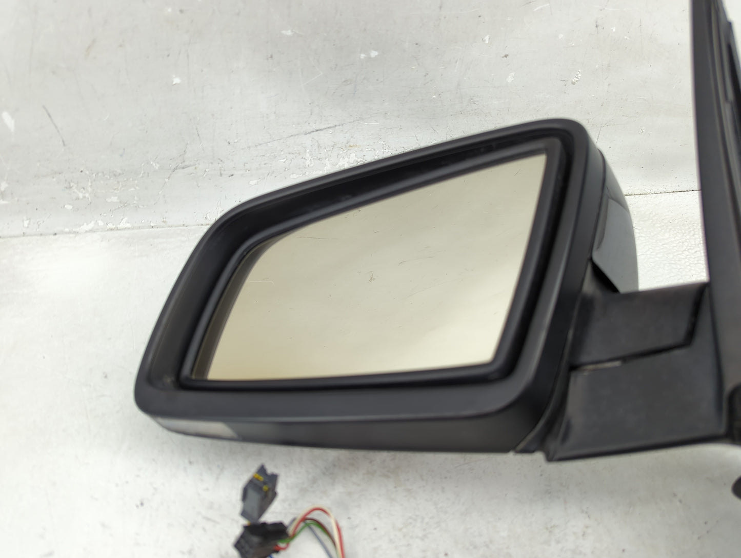 2004-2006 Bmw 525i Driver Side View Mirror - Left Door Mirror OEM Used - Oemusedautoparts1.com
