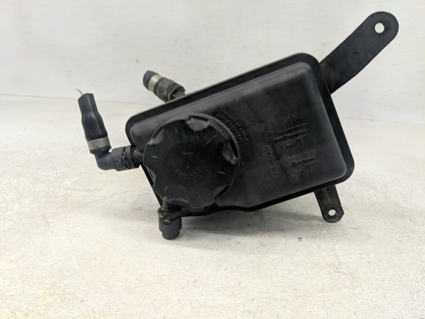 2004-2007 Bmw 525i Windshield Washer Fluid Reservoir Bottle Oem - Oemusedautoparts1.com