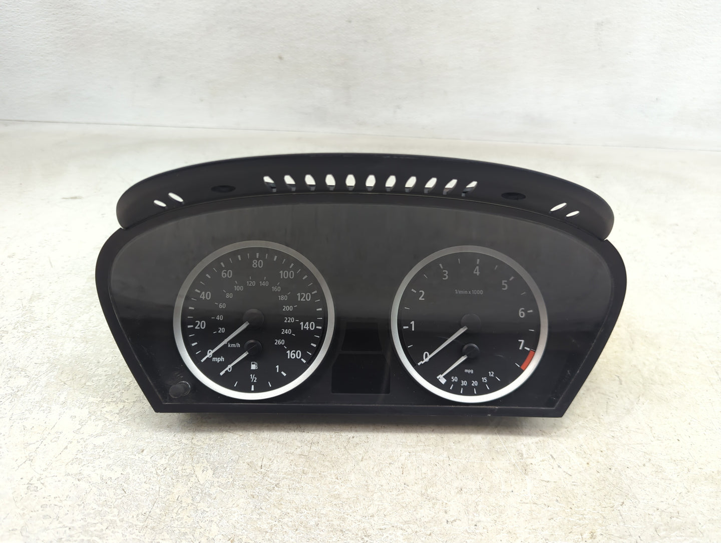 2006-2007 Bmw 525i Instrument Cluster Speedometer Gauges P/N:110.080.213 62.11-6 974 574 Fits Fits 2006 2007 OEM Used Auto P