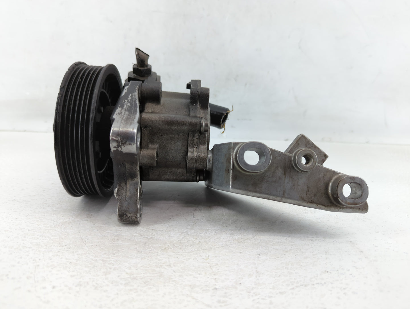 2006-2006 Bmw 525i Power Steering Column Pump Oem - Oemusedautoparts1.com