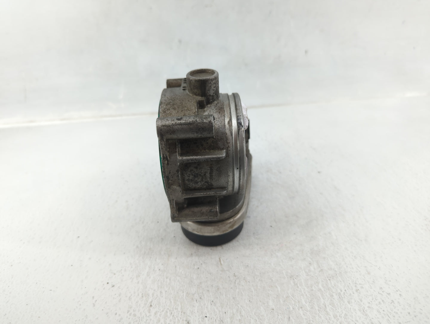 2006-2007 Bmw 525i Throttle Body P/N:7 516 946-04 Fits Fits 2006 2007 2008 OEM Used Auto Parts - Oemusedautoparts1.com