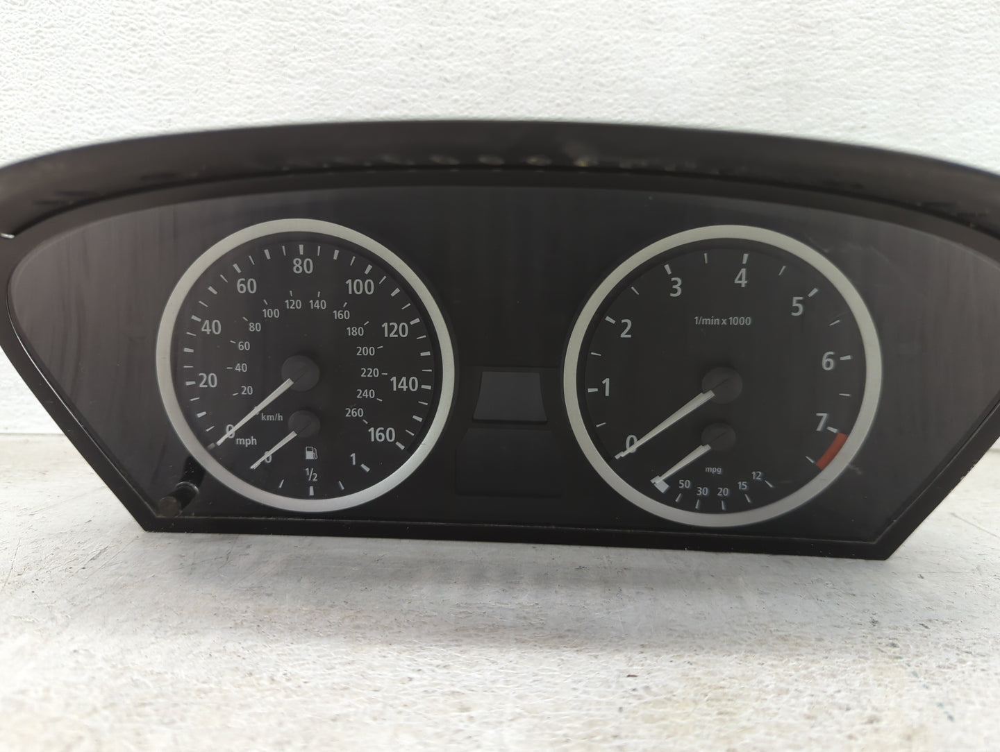2006-2007 Bmw 530 Instrument Cluster Speedometer Gauges P/N:110.080.213/484 62.11-6 974 574 Miles:116K Fits Fits 2006 2007 O