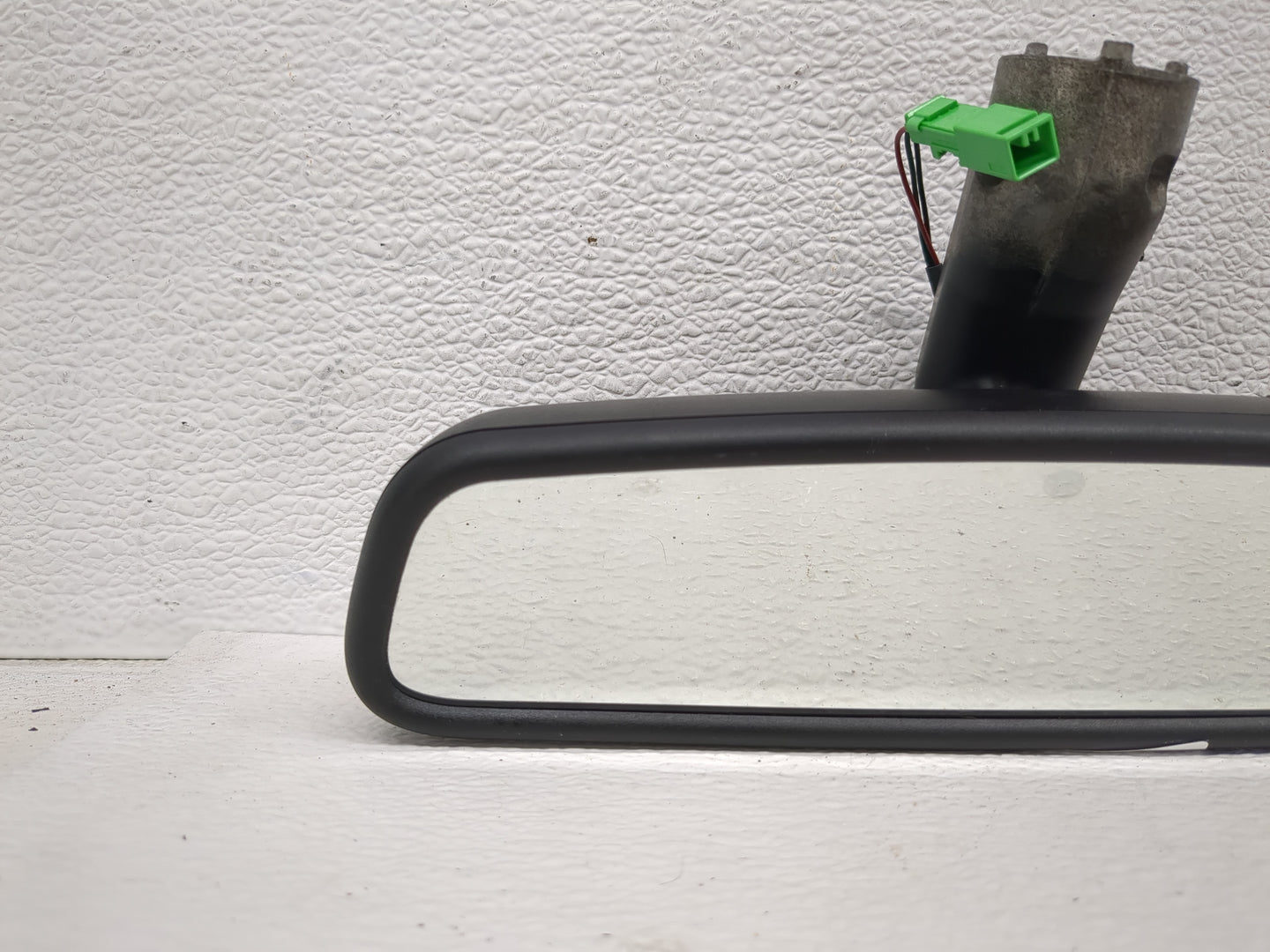 2006 Bmw 530i Interior Rear View Mirror Replacement OEM P/N:GNTX-480 E11025891, E11015891 Fits OEM Used Auto Parts - Oemused