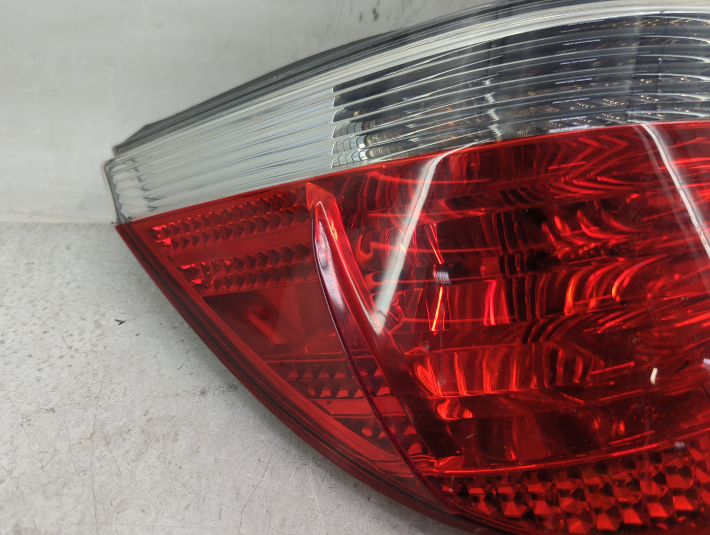 2004-2007 Bmw 530i Tail Light Assembly Driver Left OEM P/N:7 165 740 Fits Fits 2004 2005 2006 2007 OEM Used Auto Parts - Oem
