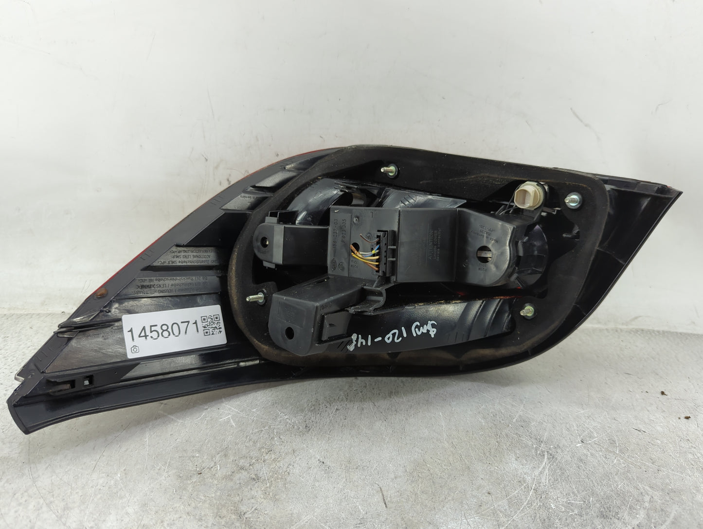 2004-2007 Bmw 530i Tail Light Assembly Driver Left OEM P/N:7 165 740 Fits Fits 2004 2005 2006 2007 OEM Used Auto Parts - Oem