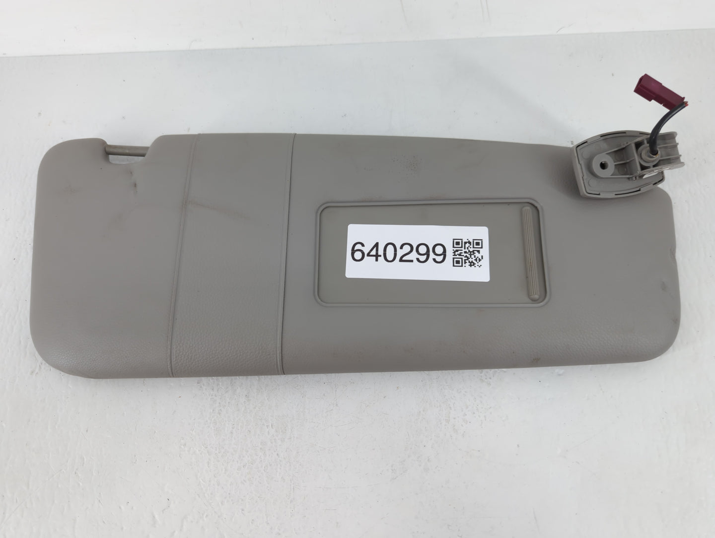 2004-2007 Bmw 530i Sun Visor Shade Replacement Passenger Right Mirror Fits Fits 2004 2005 2006 2007 2008 2009 2010 OEM Used 