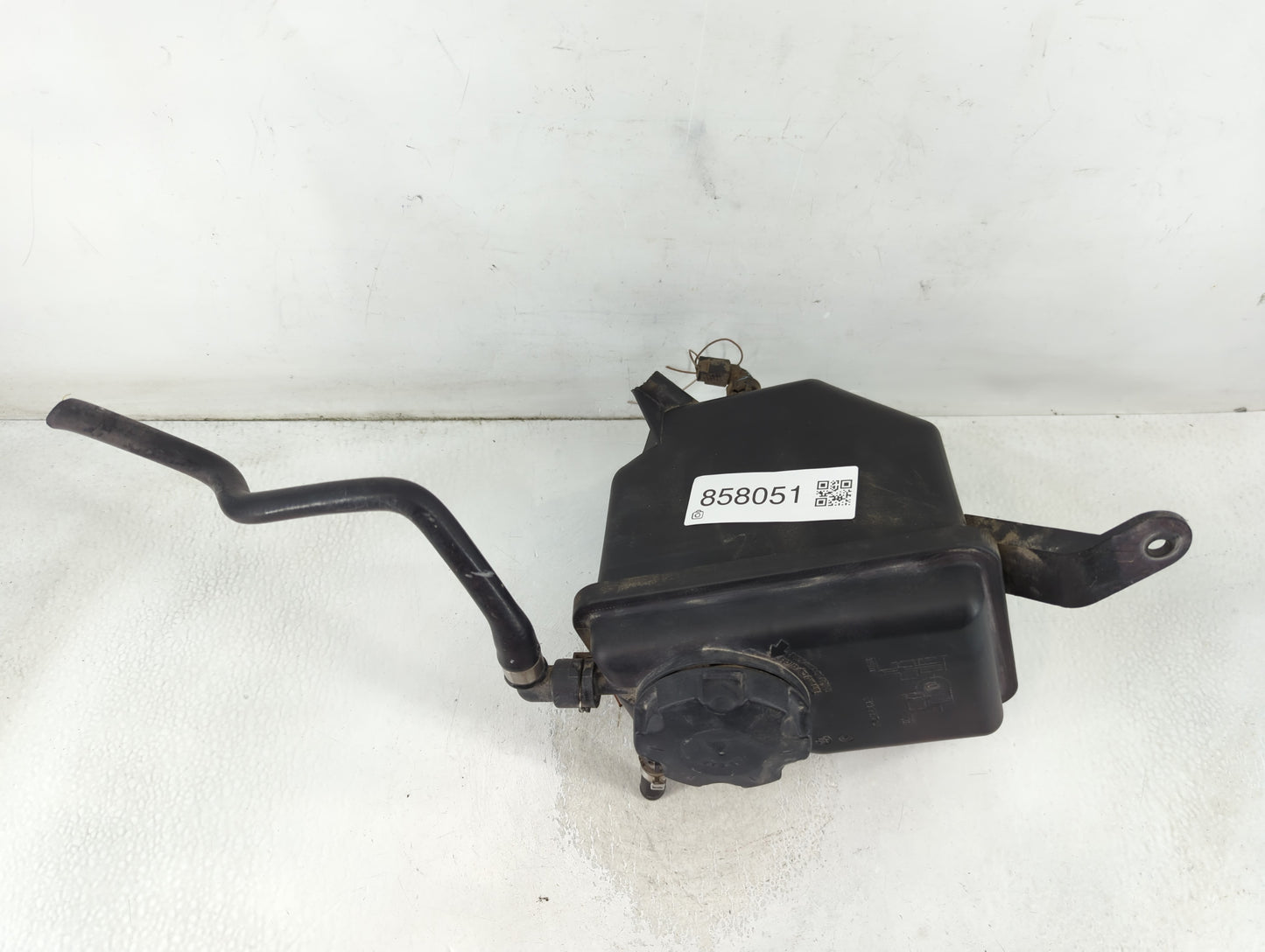 2004-2007 Bmw 530i Windshield Washer Fluid Reservoir Bottle Oem - Oemusedautoparts1.com
