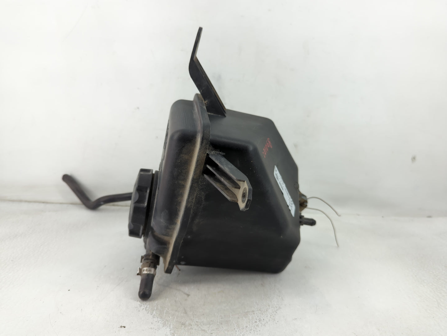 2004-2007 Bmw 530i Windshield Washer Fluid Reservoir Bottle Oem - Oemusedautoparts1.com