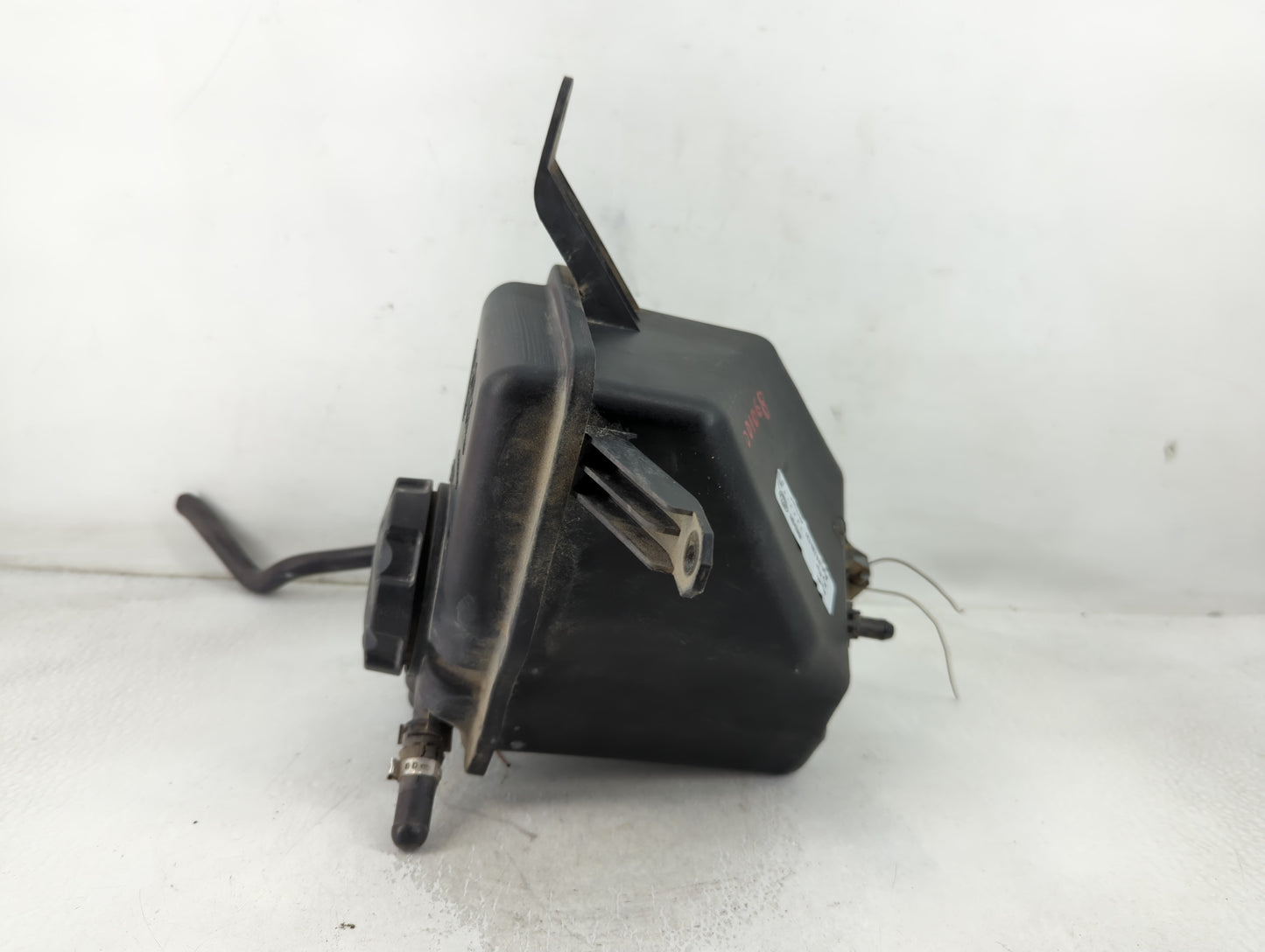 2004-2007 Bmw 530i Windshield Washer Fluid Reservoir Bottle Oem - Oemusedautoparts1.com