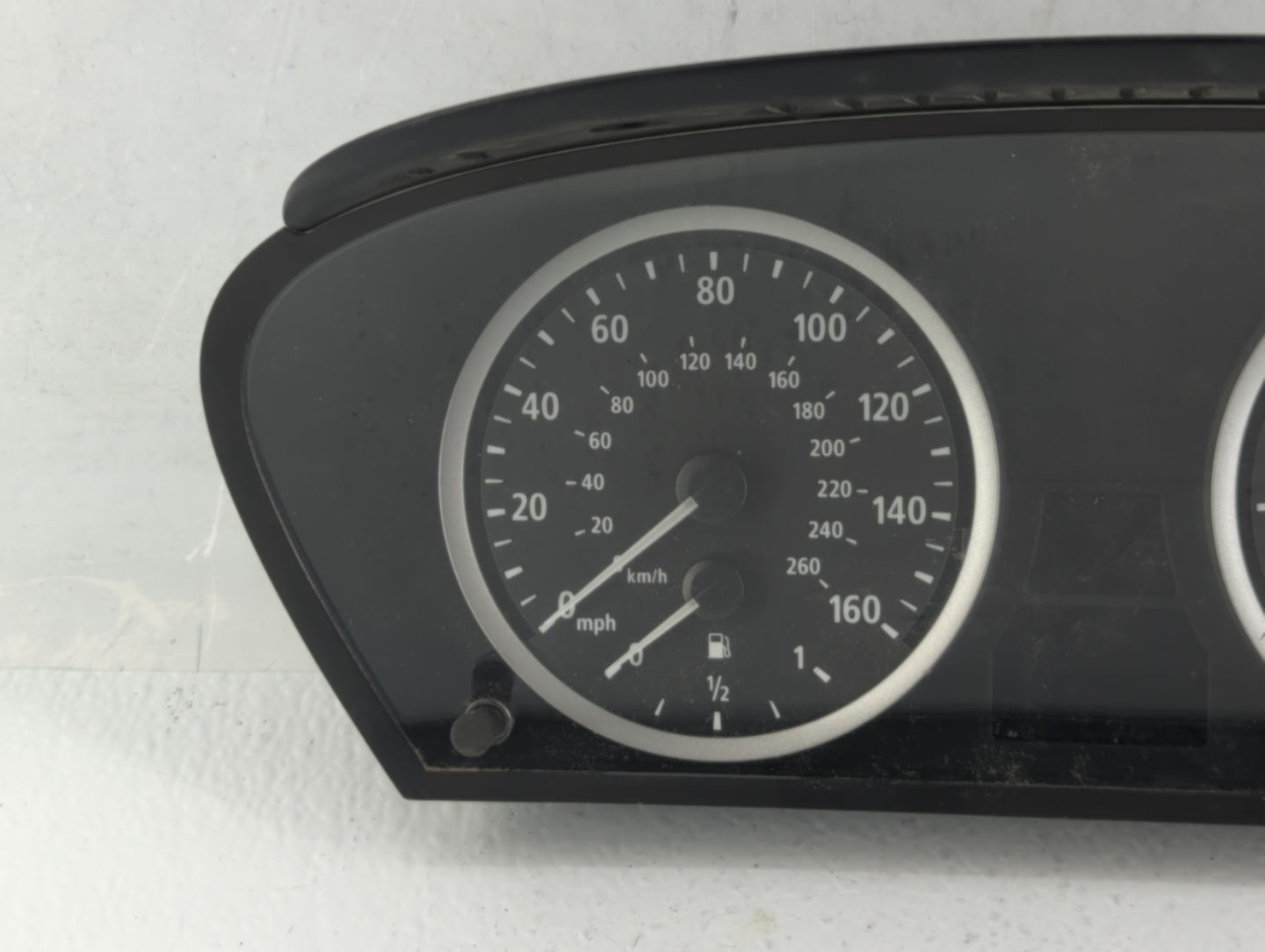 2006-2007 Bmw 550i Instrument Cluster Speedometer Gauges P/N:62.11-6 983 147 11-6 983 147 Fits Fits 2006 2007 OEM Used Auto 