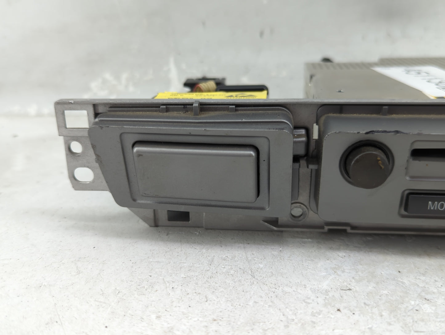 2006-2008 Bmw 750 Radio AM FM Cd Player Receiver Replacement P/N:6952345 6952346, 53339730 Fits Fits 2006 2007 2008 OEM Used
