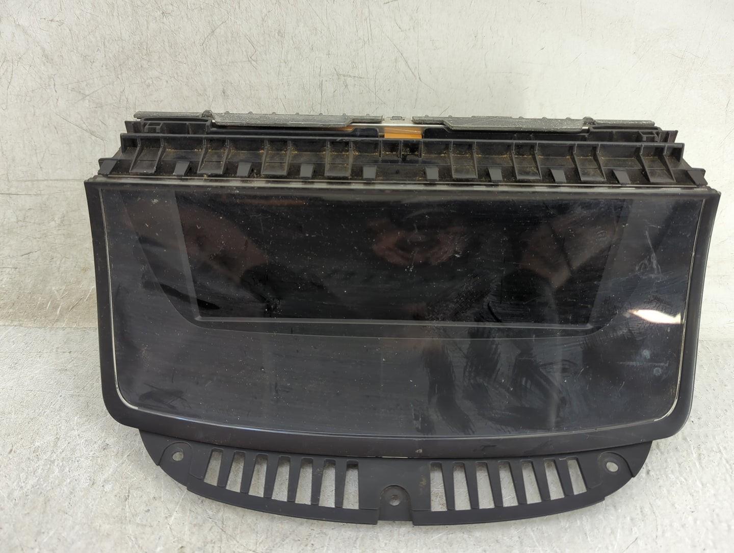 Bmw 750 Information Display Screen - Oemusedautoparts1.com