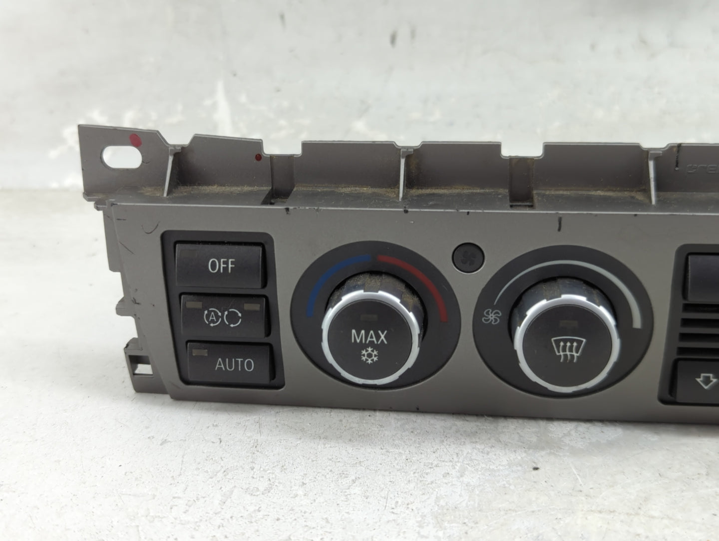 2006-2008 Bmw 750i Climate Control Module Temperature AC/Heater Replacement P/N:6981405-01 Fits Fits 2006 2007 2008 OEM Used
