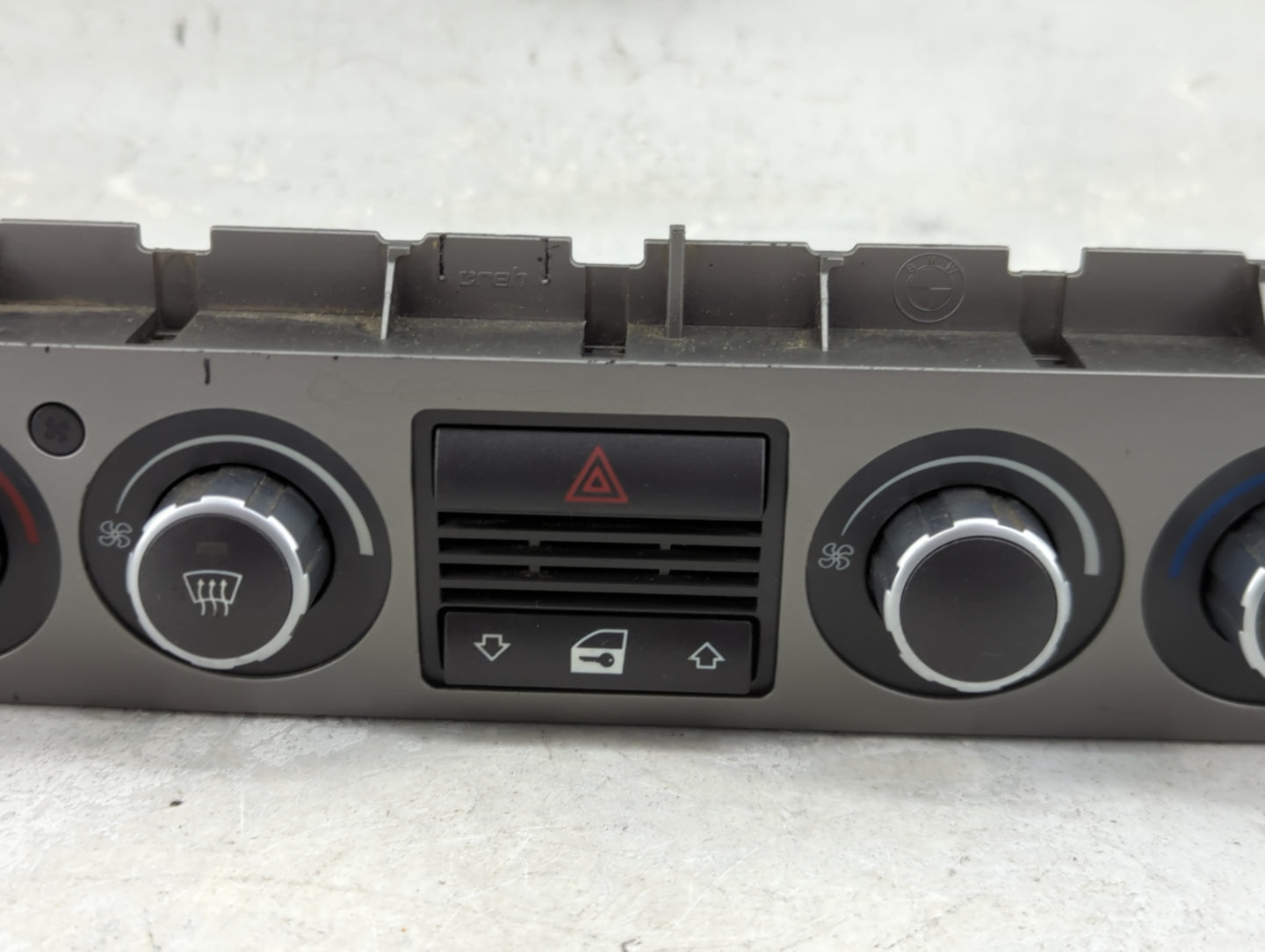 2006-2008 Bmw 750i Climate Control Module Temperature AC/Heater Replacement P/N:6981405-01 Fits Fits 2006 2007 2008 OEM Used