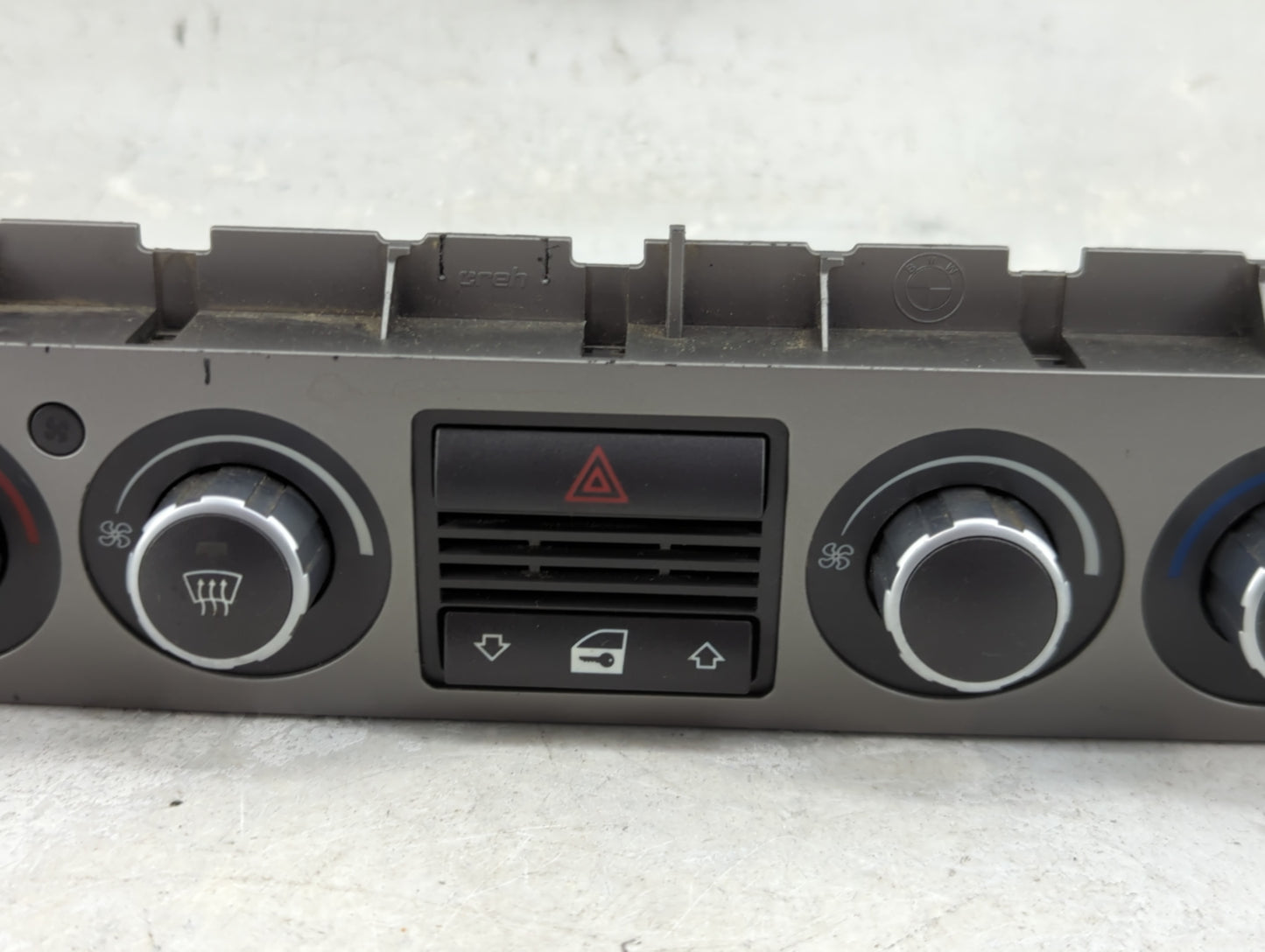 2006-2008 Bmw 750i Climate Control Module Temperature AC/Heater Replacement P/N:6981405-01 Fits Fits 2006 2007 2008 OEM Used