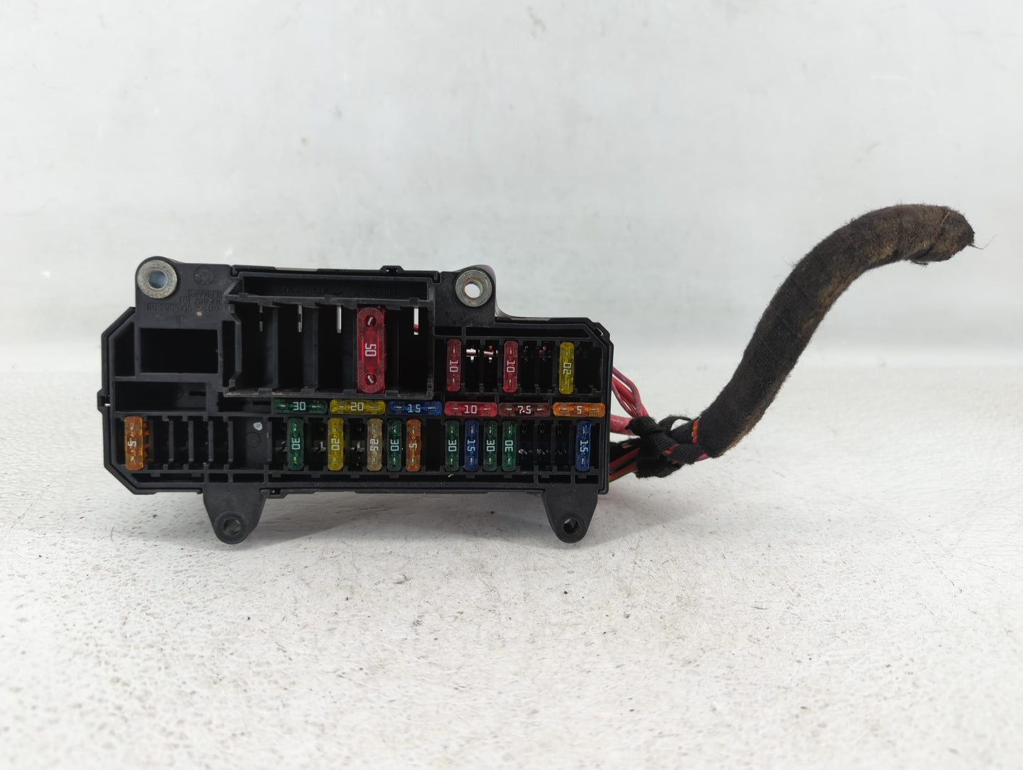 2006-2008 Bmw 750i Fusebox Fuse Box Panel Relay Module P/N:6113 6 900 583 Fits Fits 2002 2003 2004 2005 2006 2007 2008 OEM U