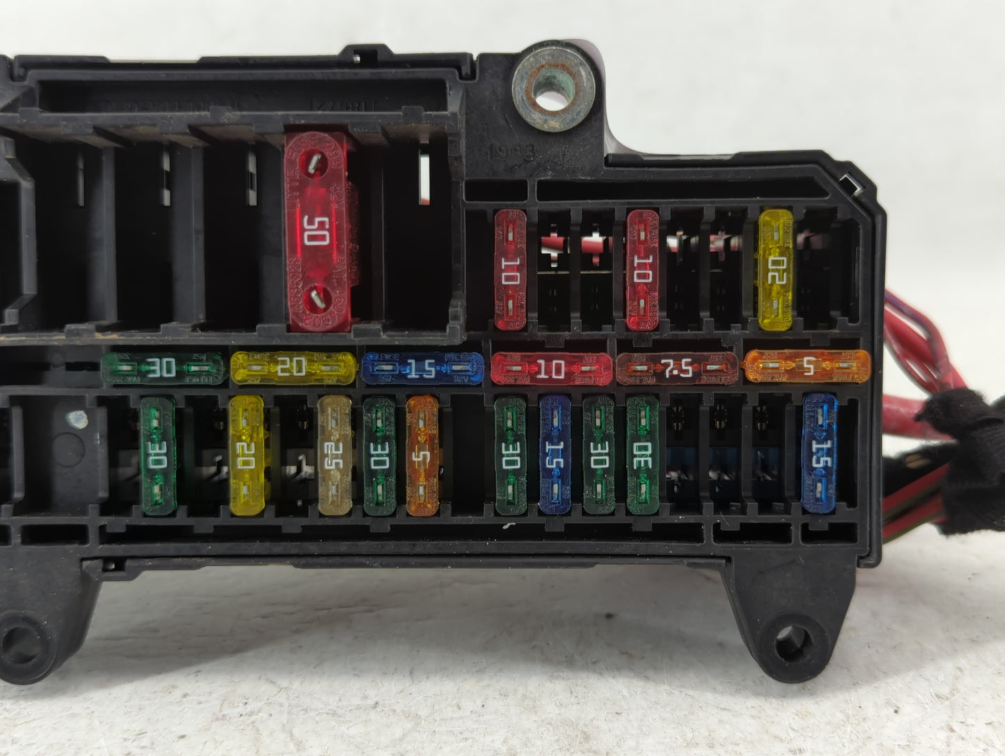 2006-2008 Bmw 750i Fusebox Fuse Box Panel Relay Module P/N:6113 6 900 583 Fits Fits 2002 2003 2004 2005 2006 2007 2008 OEM U