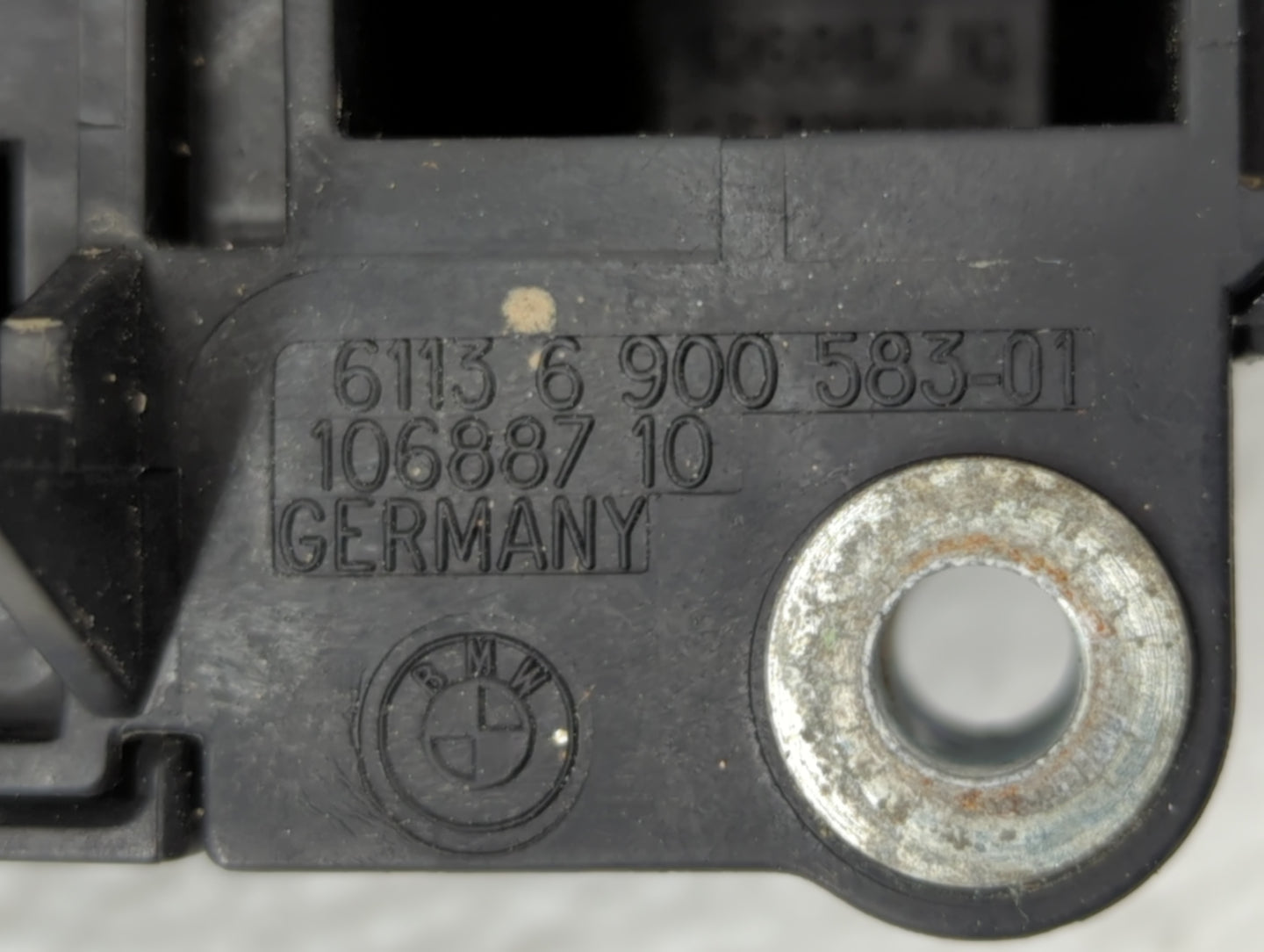 2006-2008 Bmw 750i Fusebox Fuse Box Panel Relay Module P/N:6113 6 900 583 Fits Fits 2002 2003 2004 2005 2006 2007 2008 OEM U