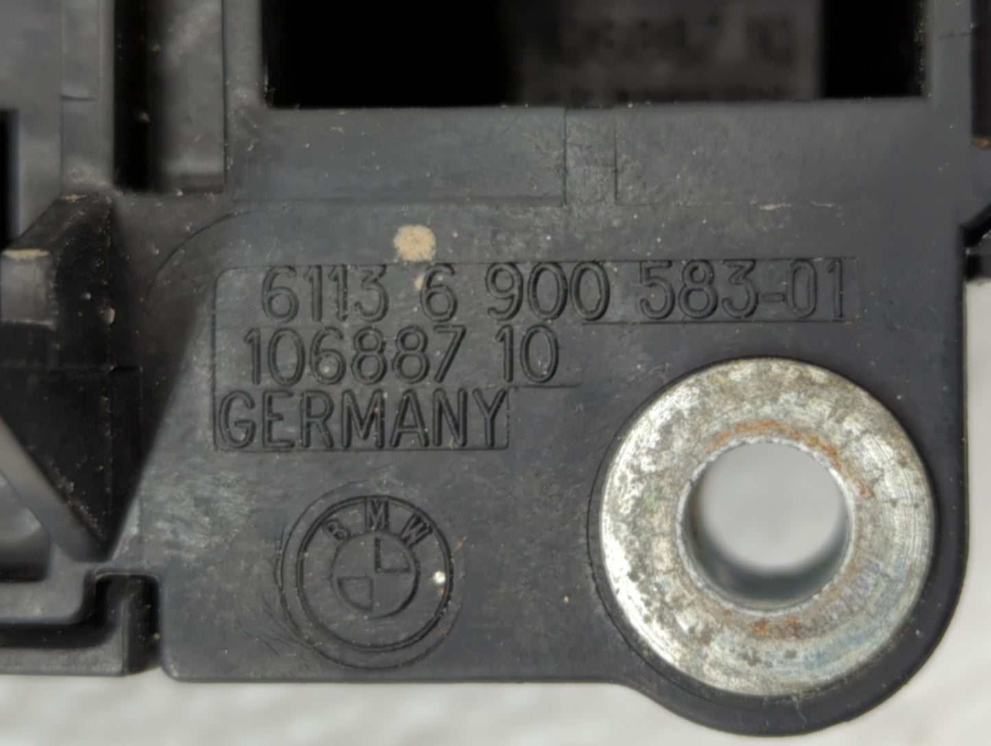 2006-2008 Bmw 750i Fusebox Fuse Box Panel Relay Module P/N:6113 6 900 583 Fits Fits 2002 2003 2004 2005 2006 2007 2008 OEM U