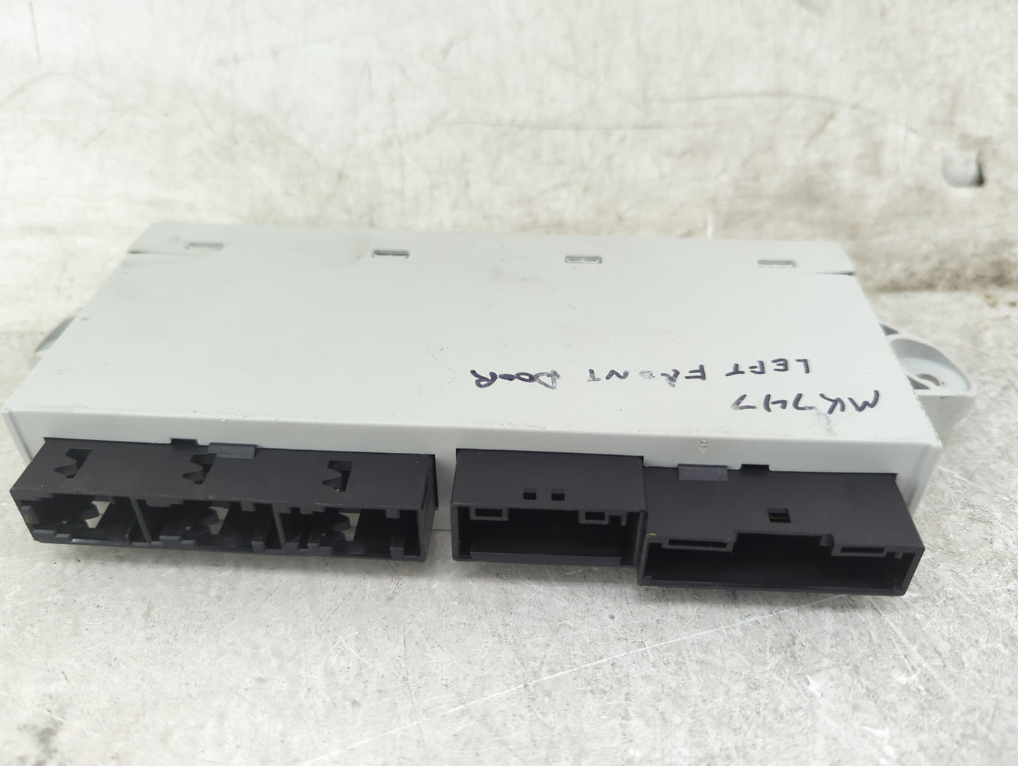 Bmw 750li Door Control Module 6135696414 - Oemusedautoparts1.com