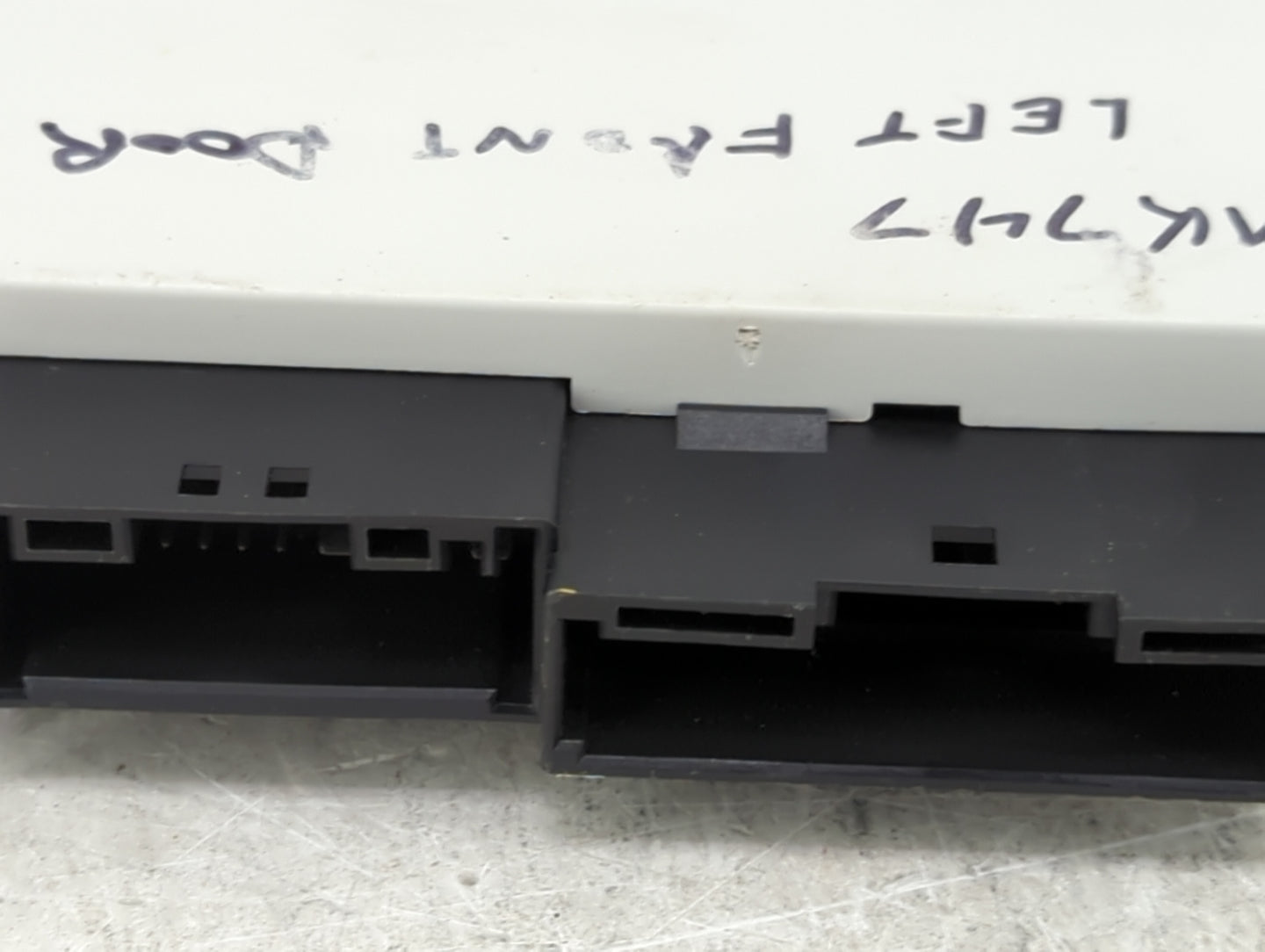 Bmw 750li Door Control Module 6135696414 - Oemusedautoparts1.com