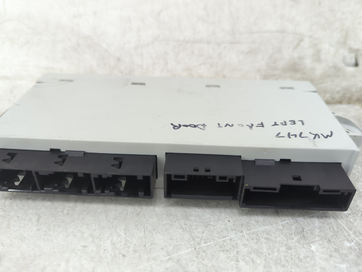 Bmw 750li Door Control Module 6135696414 - Oemusedautoparts1.com