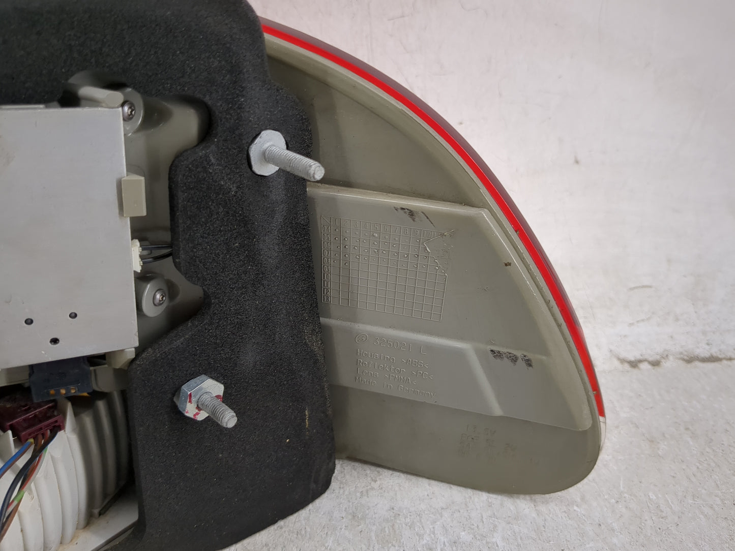 2006 Bmw 750li Tail Light Assembly Driver Left OEM Fits Fits 2007 2008 OEM Used Auto Parts - Oemusedautoparts1.com