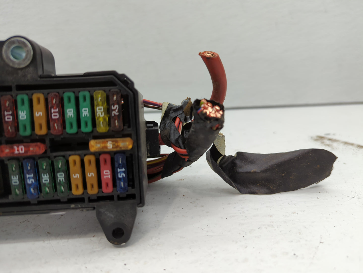 2006 Bmw 750li Fusebox Fuse Box Panel Relay Module P/N:6113 6 900 583 Fits Fits 2002 2003 2004 2005 2007 2008 OEM Used Auto 