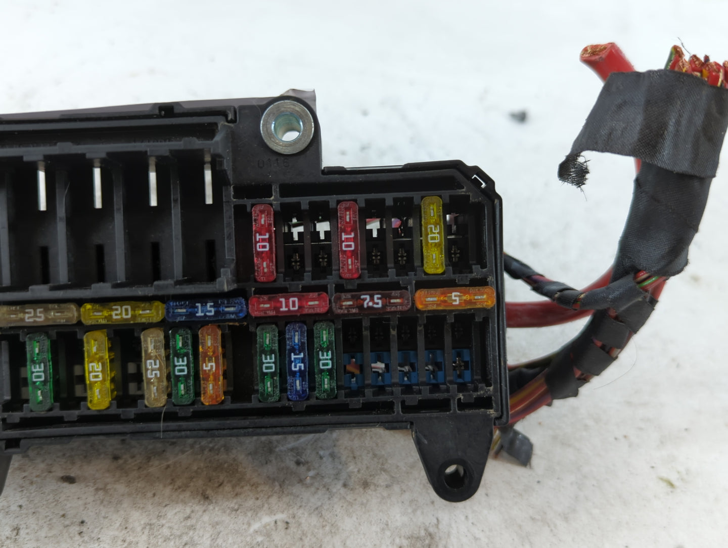 2006 Bmw 7 Series Fusebox Fuse Box Panel Relay Module P/N:106887 10 6113 6 900 583-0 Fits Fits 2002 2003 2004 2005 2007 2008