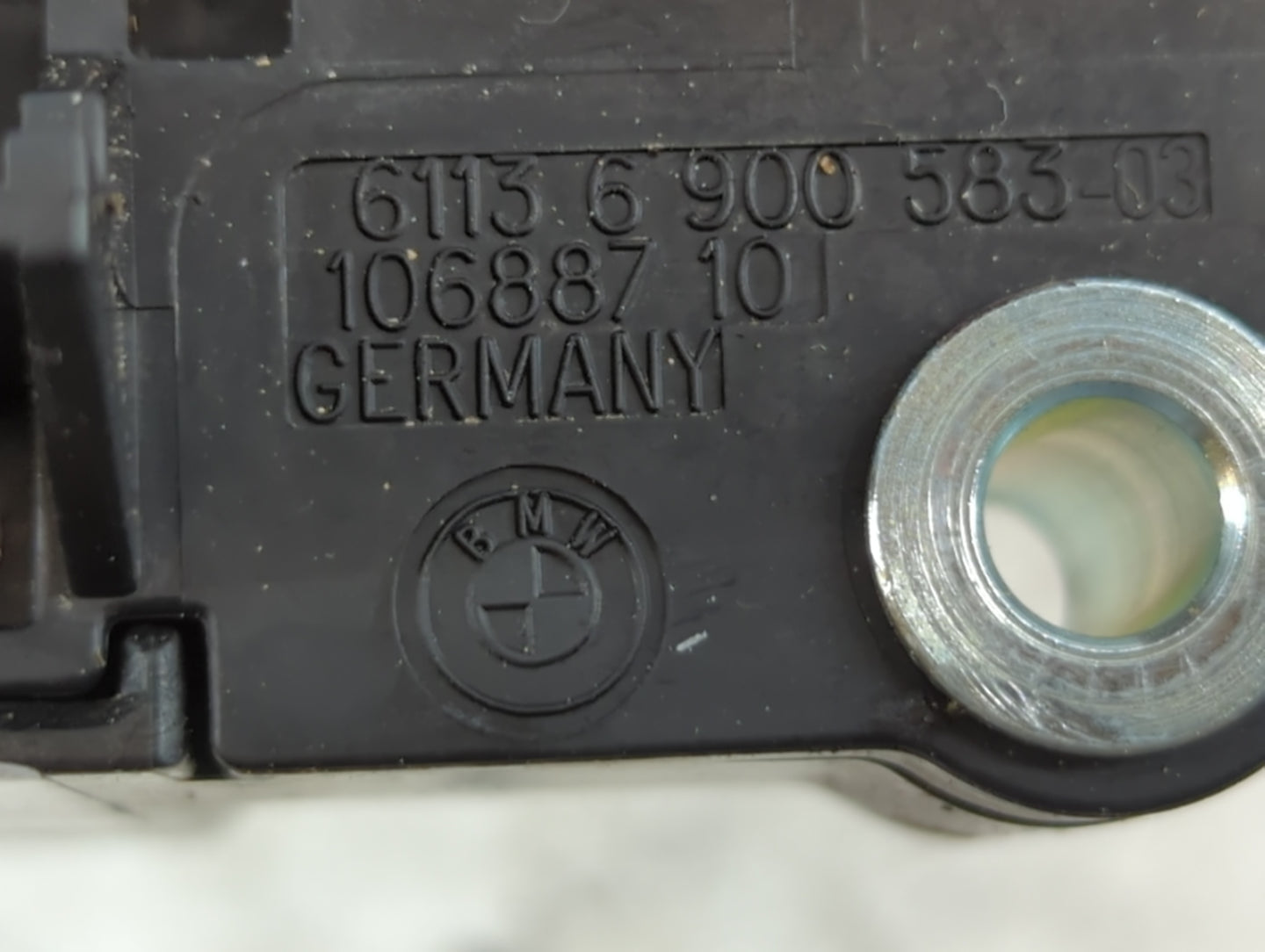 2006 Bmw 7 Series Fusebox Fuse Box Panel Relay Module P/N:106887 10 6113 6 900 583-0 Fits Fits 2002 2003 2004 2005 2007 2008