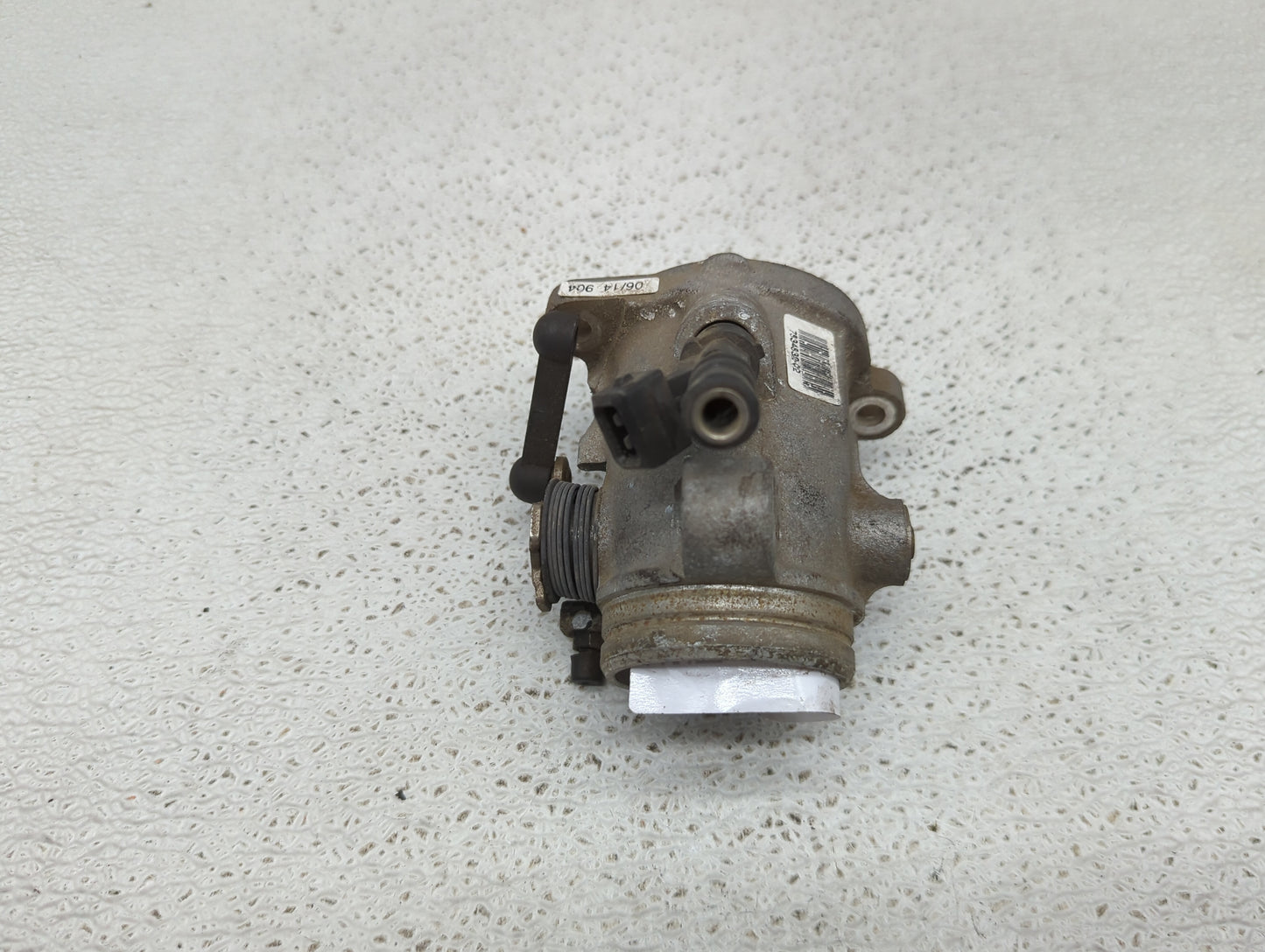 2006-2010 Bmw M6 Throttle Body P/N:7834832-02 Fits Fits 2006 2007 2008 2009 2010 OEM Used Auto Parts - Oemusedautoparts1.com