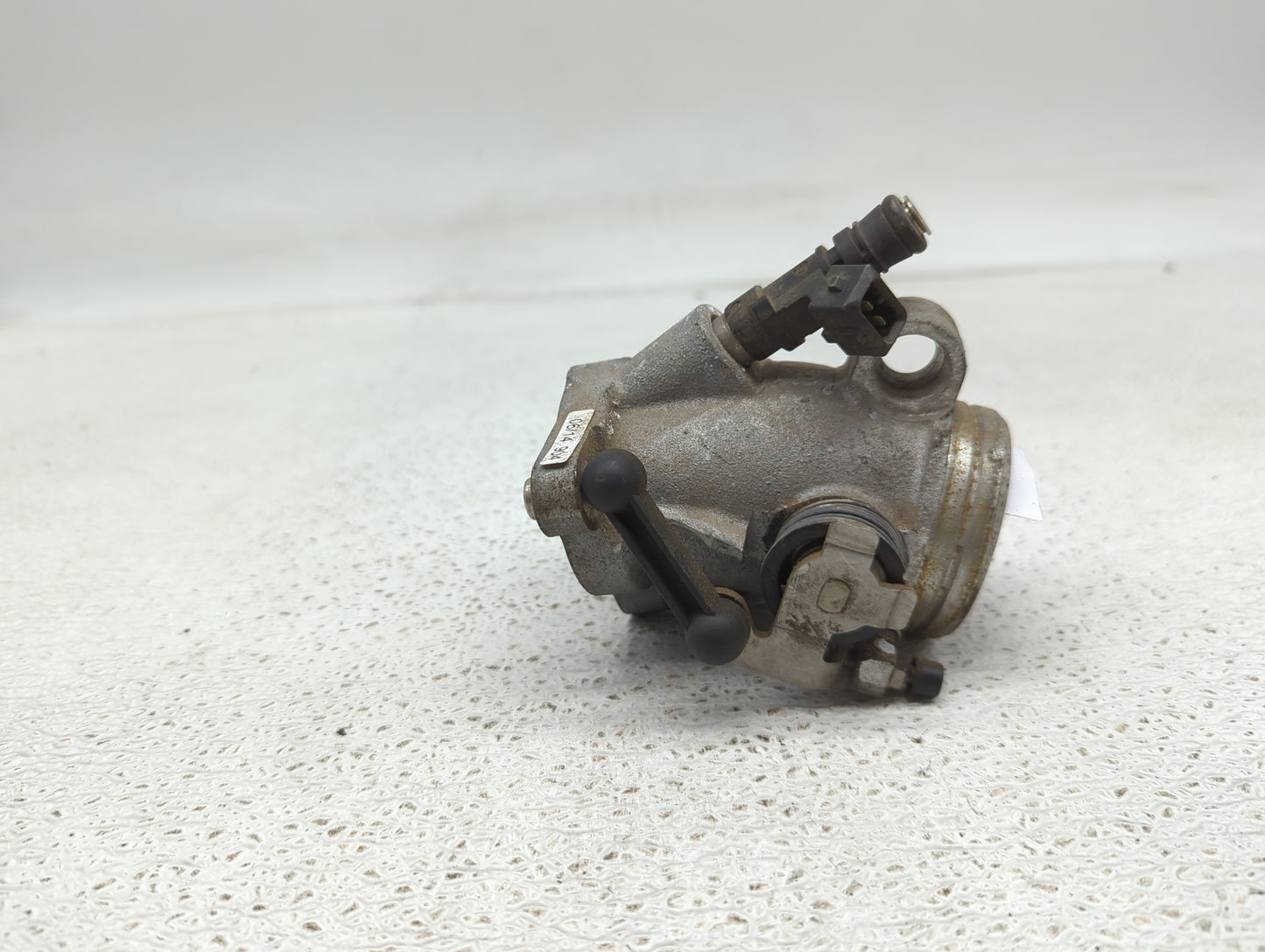 2006-2010 Bmw M6 Throttle Body P/N:7834832-02 Fits Fits 2006 2007 2008 2009 2010 OEM Used Auto Parts - Oemusedautoparts1.com