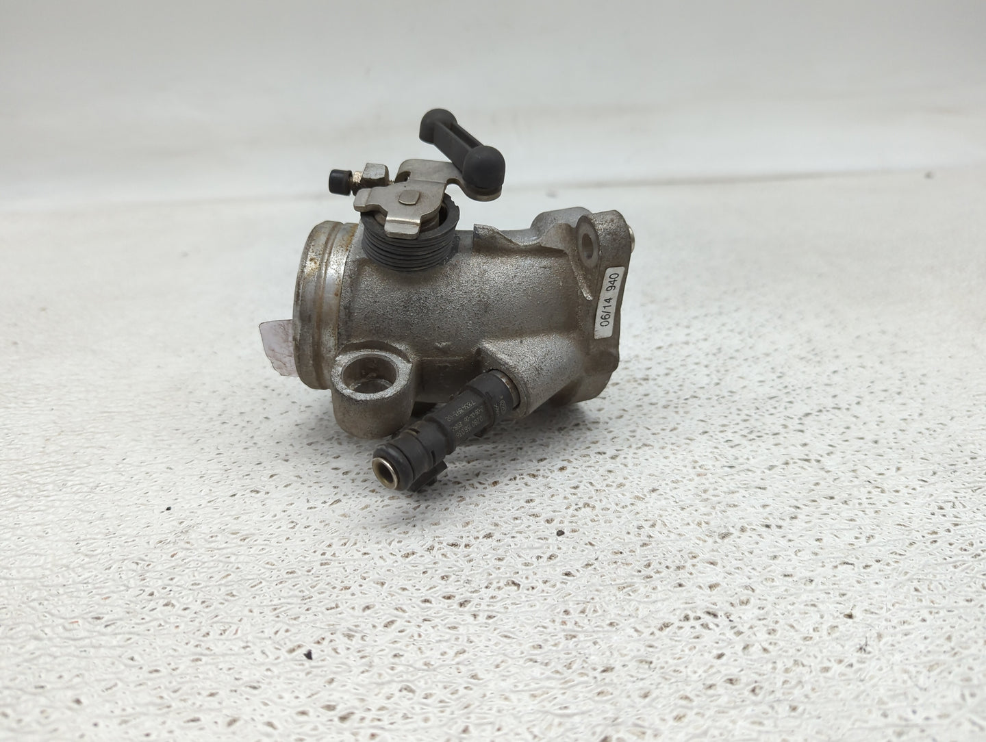 2006-2010 Bmw M6 Throttle Body P/N:7833788 Fits Fits 2006 2007 2008 2009 2010 OEM Used Auto Parts - Oemusedautoparts1.com