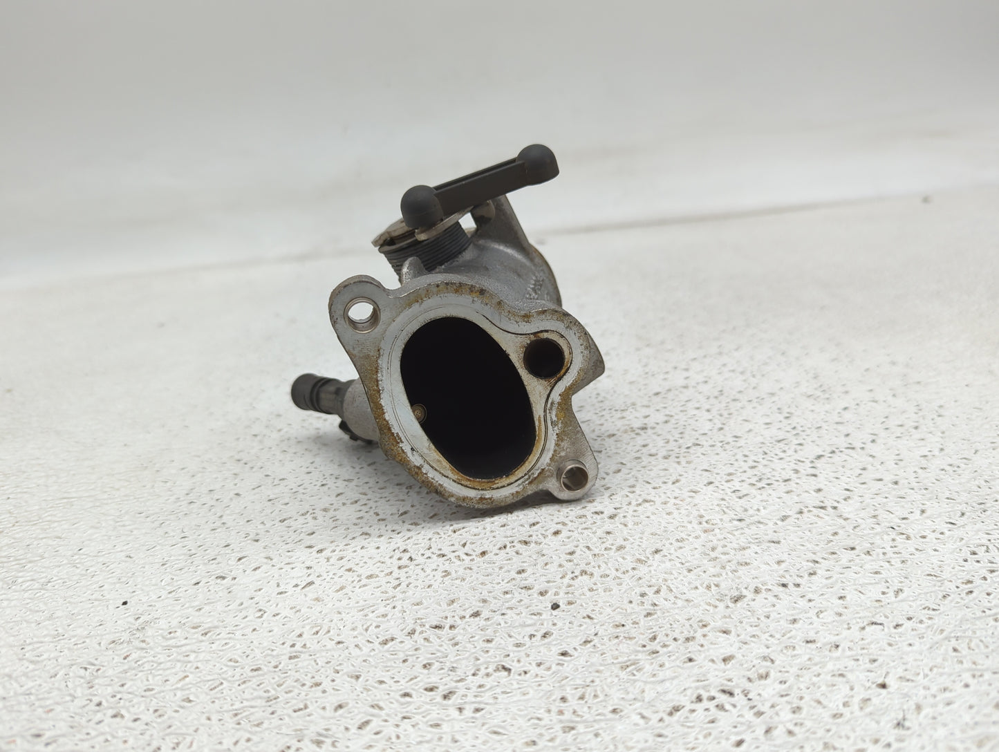 2006-2010 Bmw M6 Throttle Body P/N:7833788 Fits Fits 2006 2007 2008 2009 2010 OEM Used Auto Parts - Oemusedautoparts1.com
