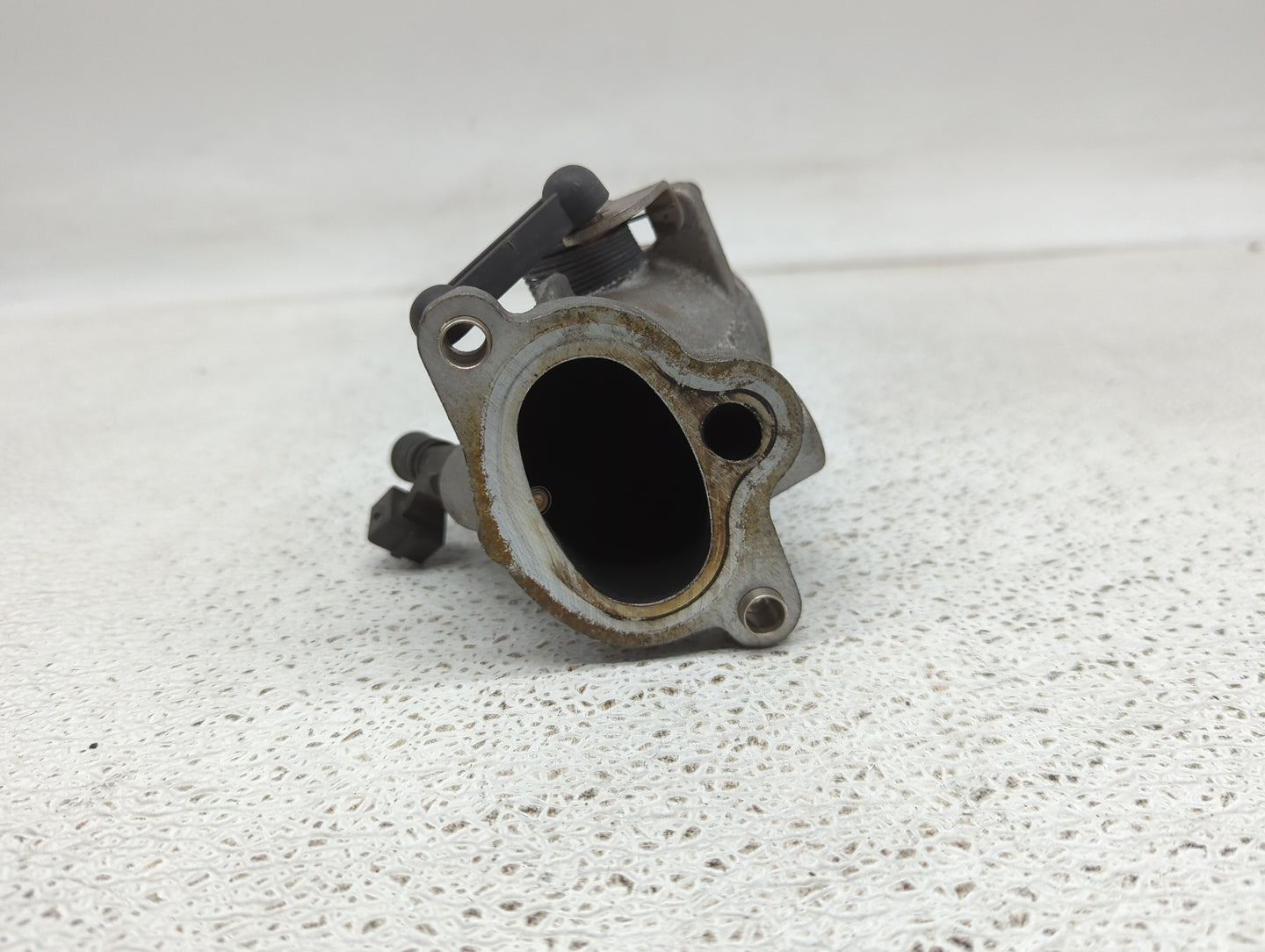 2006-2010 Bmw M6 Throttle Body P/N:7834788 01 Fits Fits 2006 2007 2008 2009 2010 OEM Used Auto Parts - Oemusedautoparts1.com
