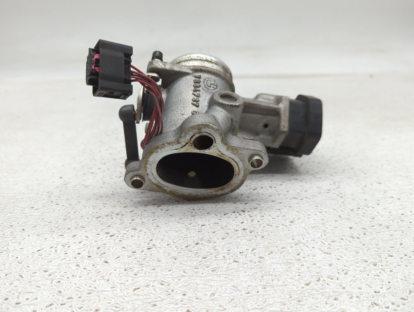 2006-2010 Bmw M6 Throttle Body P/N:737982Z6 7836160, 91775340/02 Fits Fits 2006 2007 2008 2009 2010 OEM Used Auto Parts - Oe