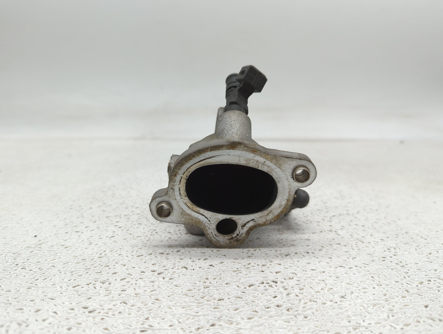 2006-2010 Bmw M6 Throttle Body P/N:7833133 Fits Fits 2006 2007 2008 2009 2010 OEM Used Auto Parts - Oemusedautoparts1.com