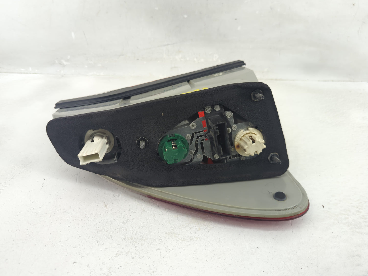 2004-2006 Bmw X5 Tail Light Assembly Passenger Right OEM Fits Fits 2004 2005 2006 OEM Used Auto Parts - Oemusedautoparts1.co