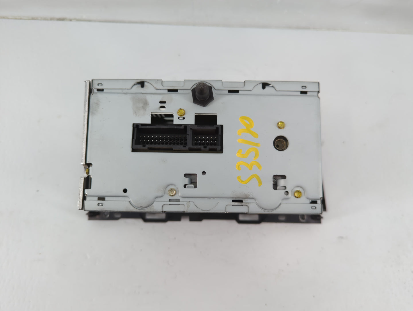 2005-2007 Buick Lacrosse Radio AM FM Cd Player Receiver Replacement P/N:10391272 Fits Fits 2005 2006 2007 OEM Used Auto Part