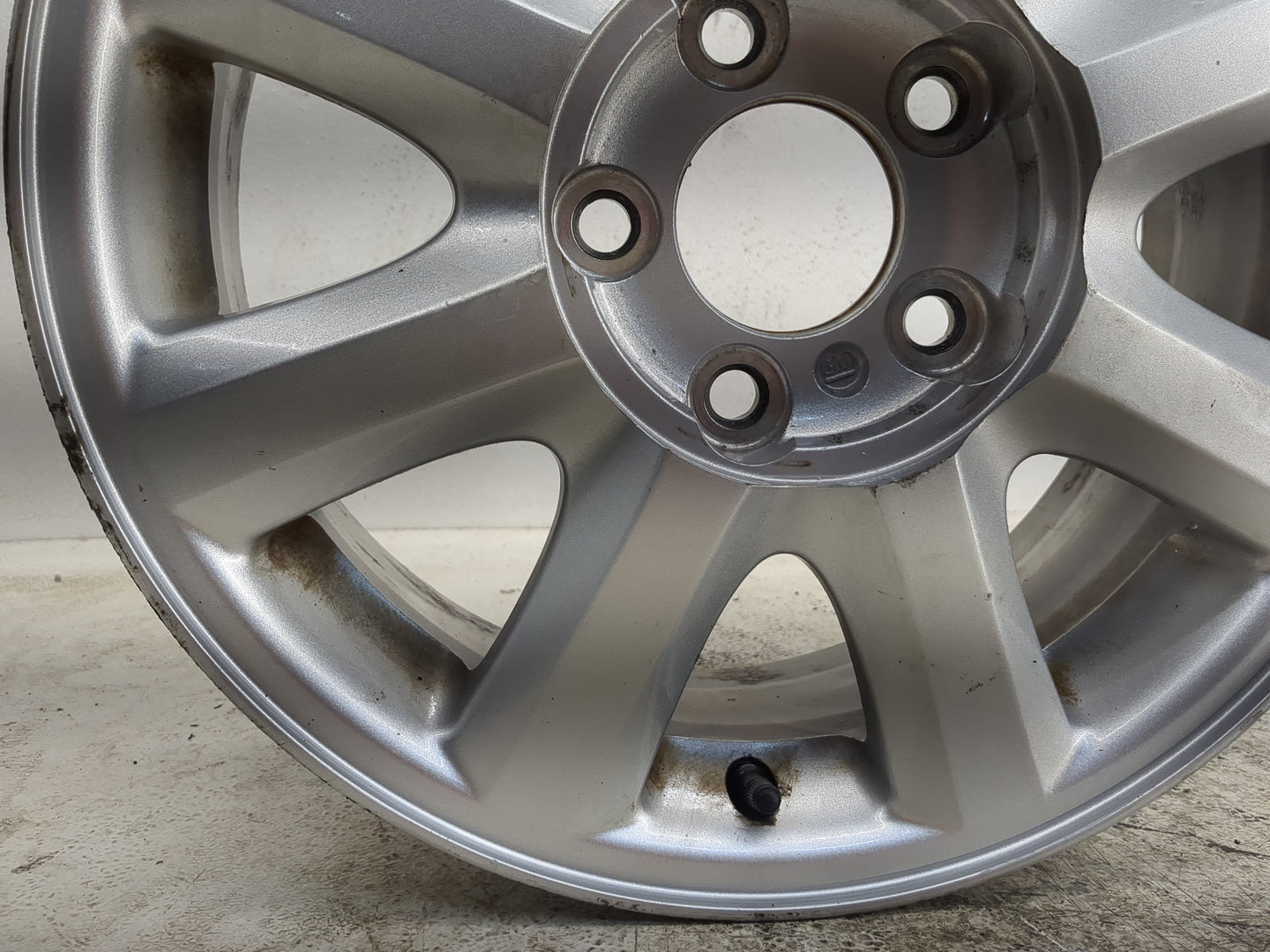 2005-2006 Buick Lacrosse Oem Wheel Rim - Oemusedautoparts1.com