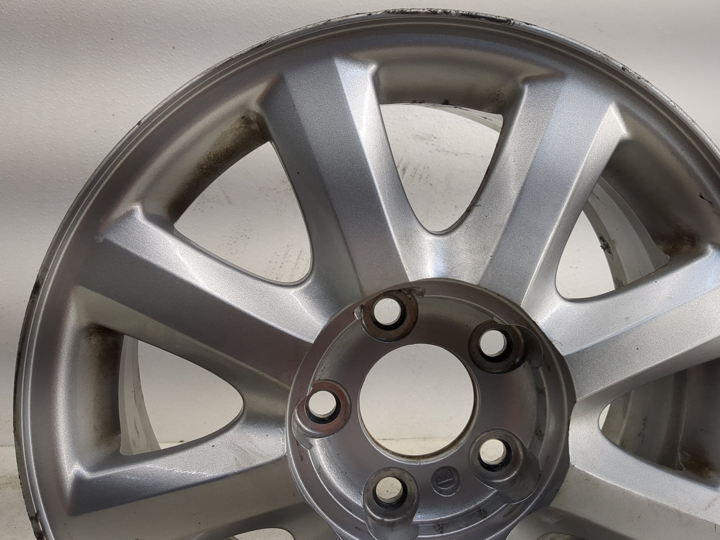 2005-2006 Buick Lacrosse Oem Wheel Rim - Oemusedautoparts1.com