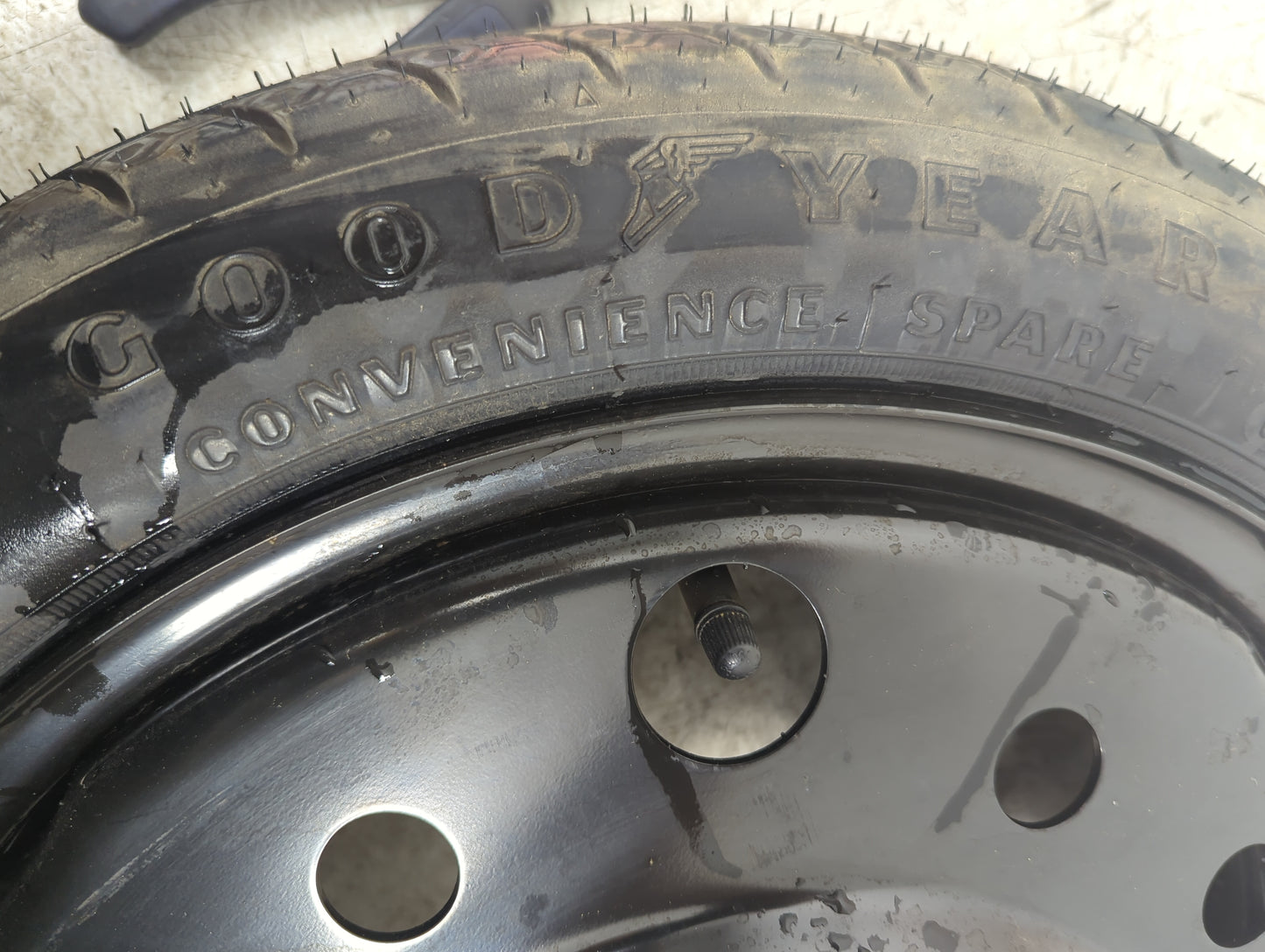 2005-2009 Buick Lacrosse Spare Donut Tire Wheel Rim Oem 1145416 - Oemusedautoparts1.com