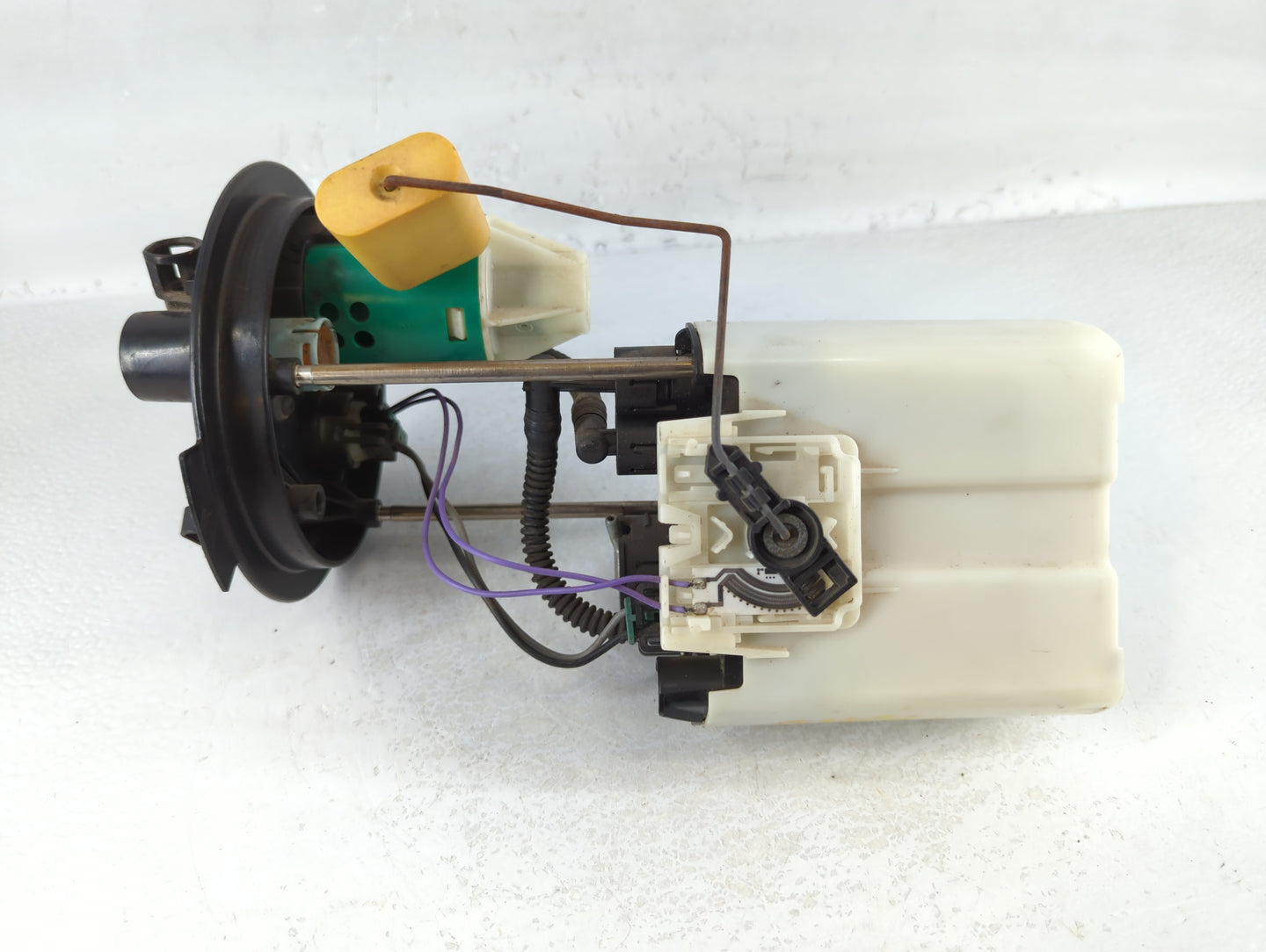 2005-2006 Buick Lacrosse Electrical Gas Fuel Pump Assembly - Oemusedautoparts1.com